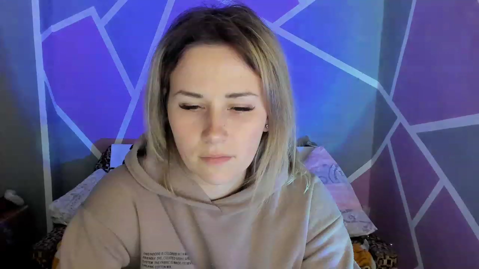 Gallery image thumbnail from Blondie_Star's myfreecams stream on, 04/19/2023, 19:25 image 6 of 20