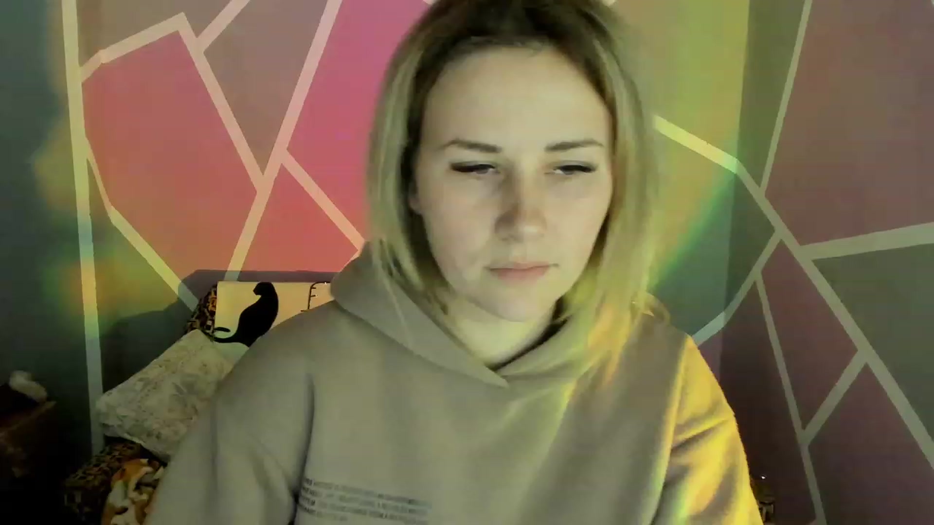 Gallery image thumbnail from Blondie_Star's myfreecams stream on, 04/19/2023, 19:25 image 12 of 20