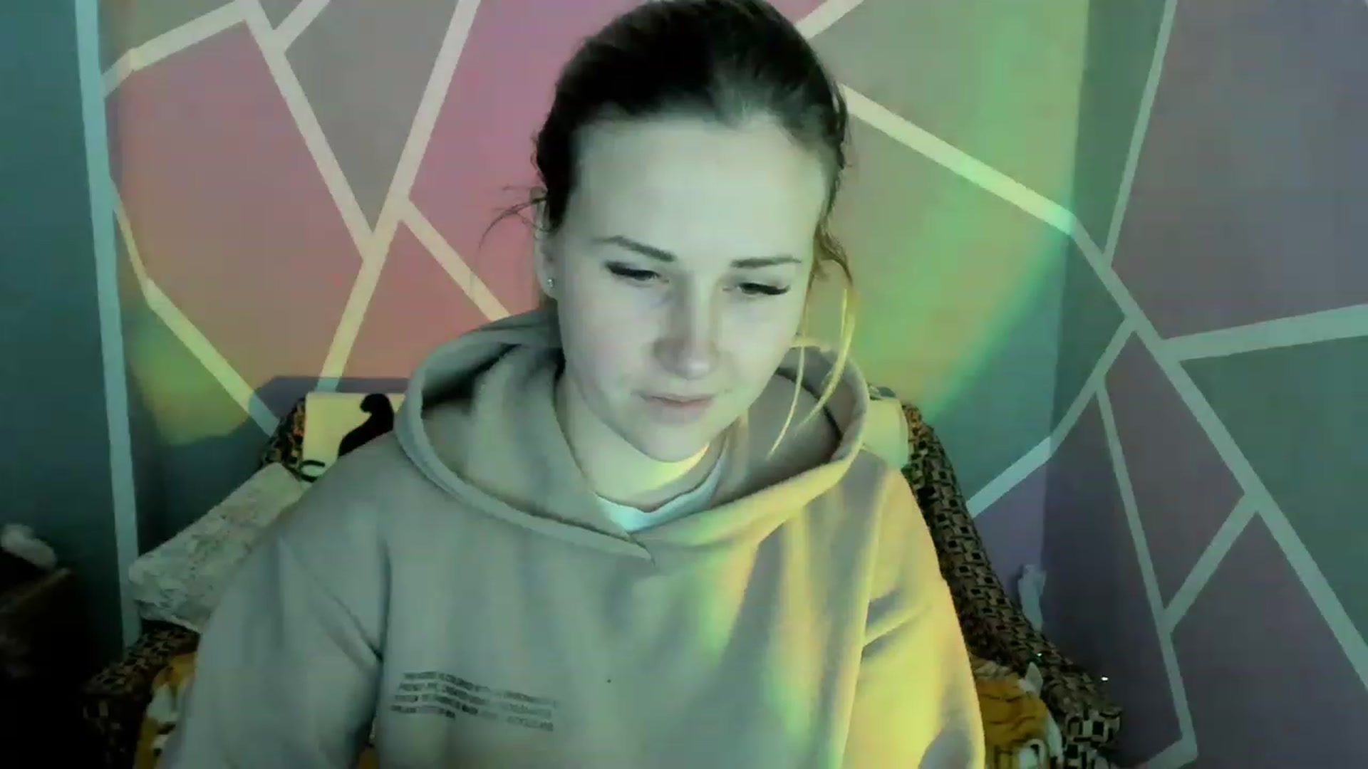 Gallery image thumbnail from Blondie_Star's myfreecams stream on, 04/20/2023, 16:25 image 12 of 20