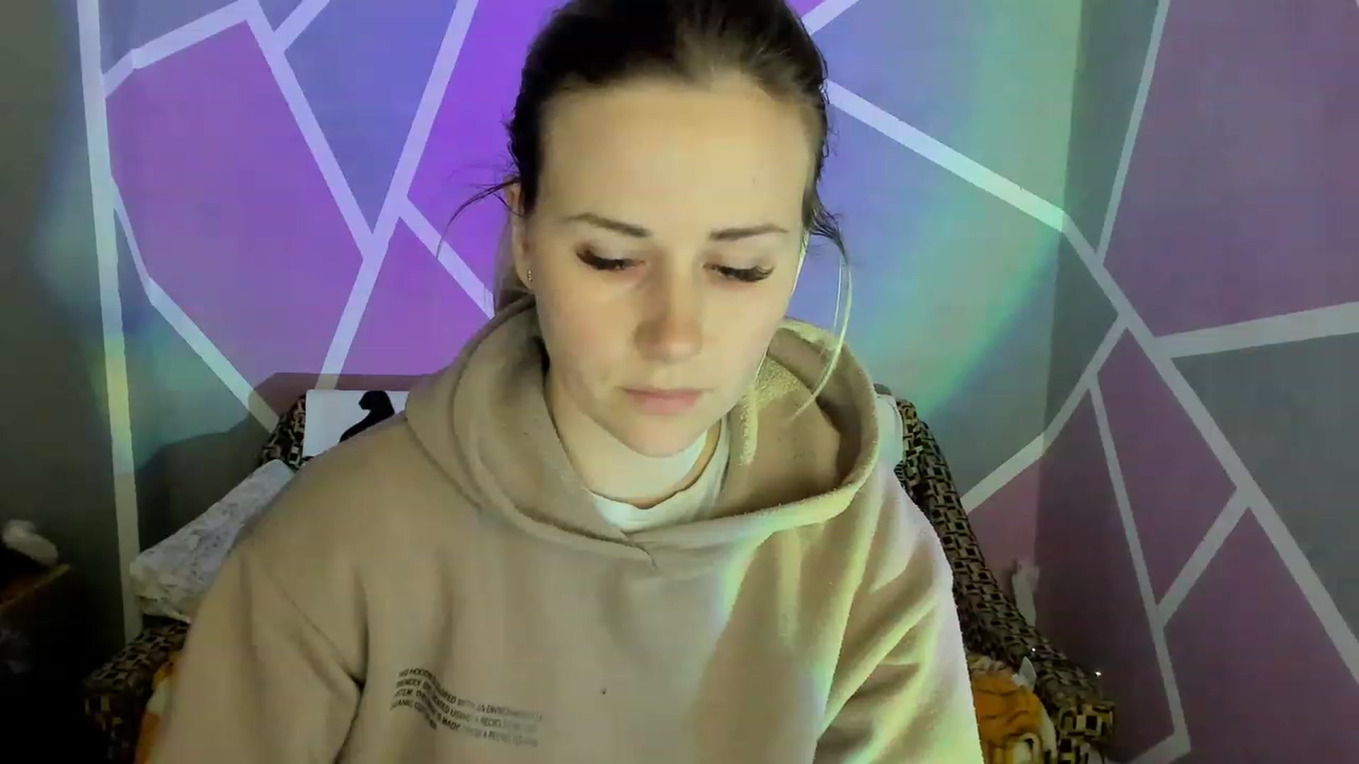 Gallery image thumbnail from Blondie_Star's myfreecams stream on, 04/20/2023, 16:25 image 3 of 20