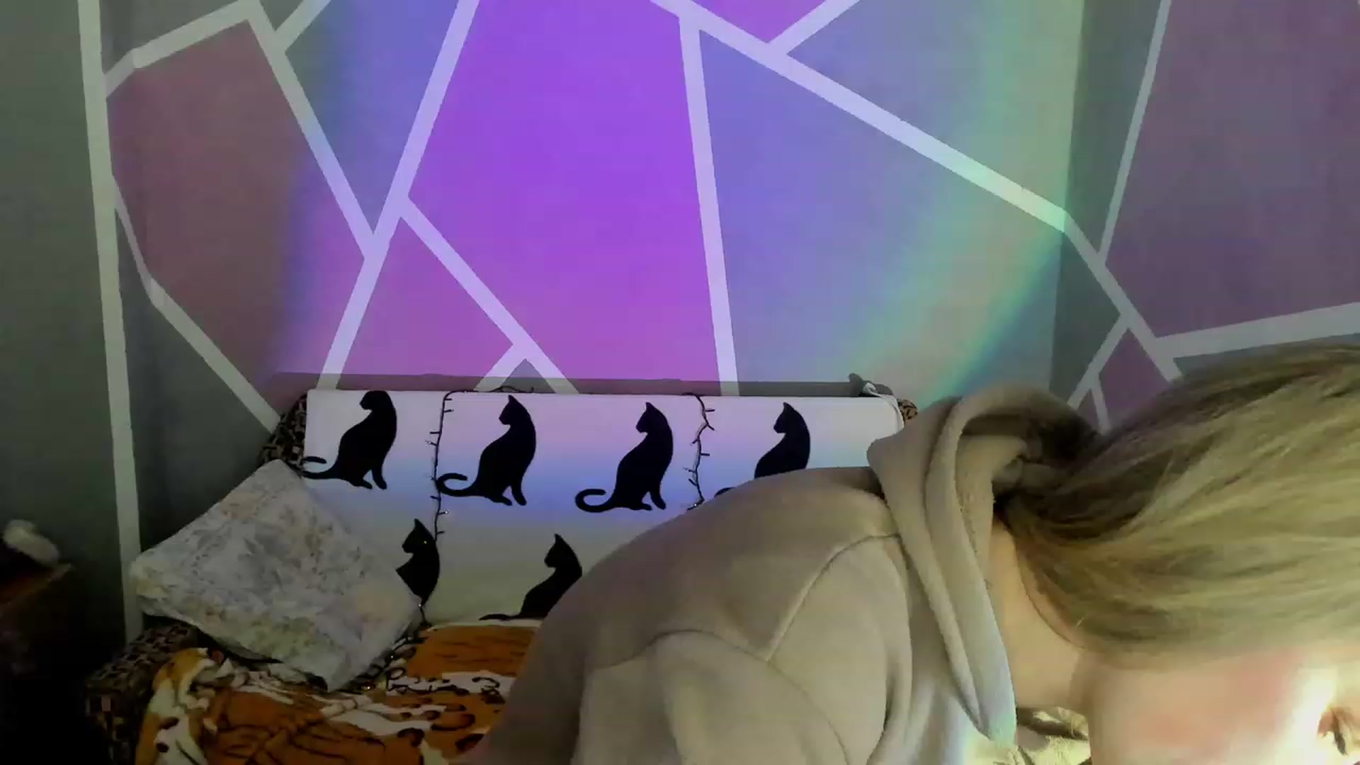 Gallery image thumbnail from Blondie_Star's myfreecams stream on, 04/22/2023, 20:07 image 15 of 20