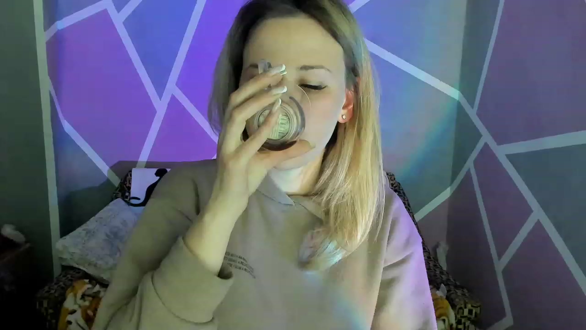 Gallery image thumbnail from Blondie_Star's myfreecams stream on, 04/22/2023, 20:07 image 13 of 20