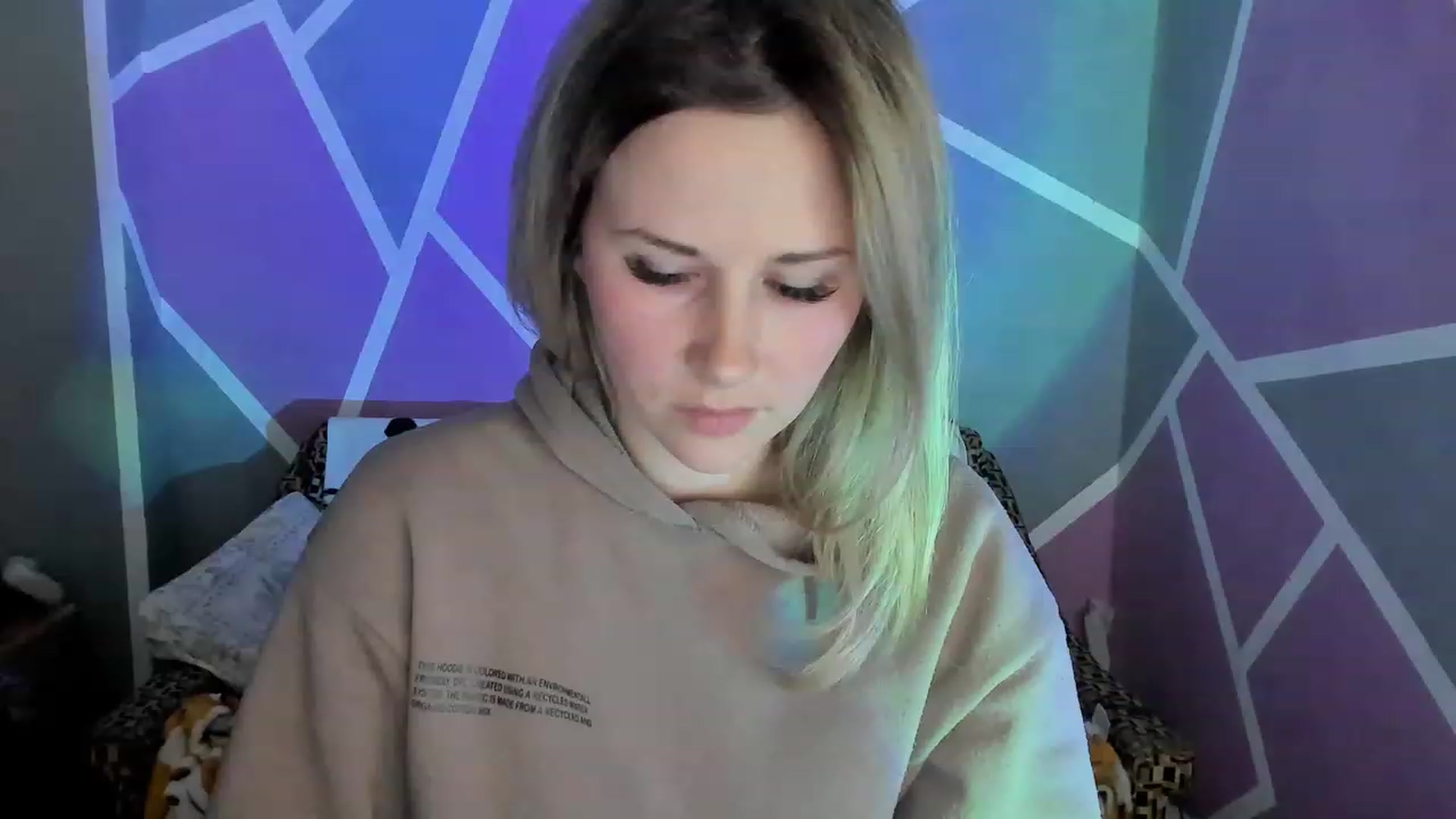 Gallery image thumbnail from Blondie_Star's myfreecams stream on, 04/22/2023, 20:07 image 14 of 20