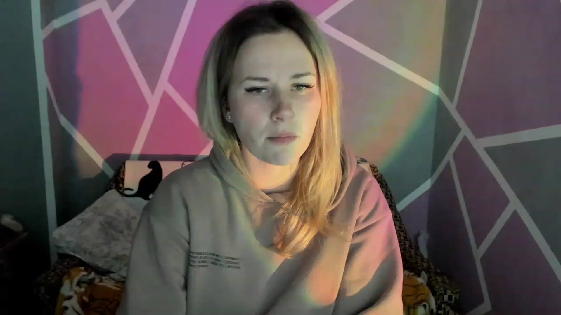 Gallery image thumbnail from Blondie_Star's myfreecams stream on, 04/22/2023, 20:07 image 4 of 20
