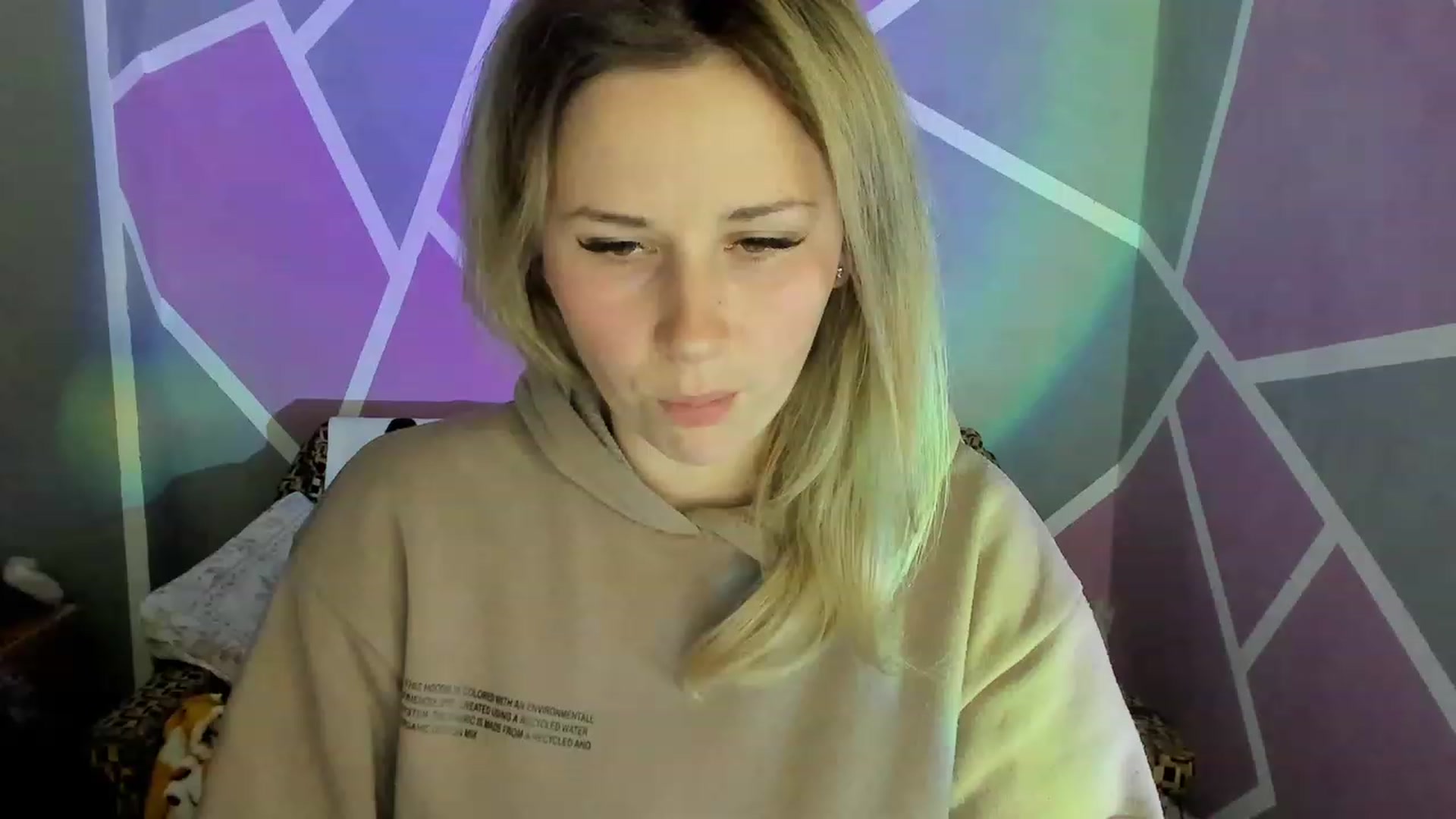 Gallery image thumbnail from Blondie_Star's myfreecams stream on, 04/22/2023, 20:07 image 8 of 20