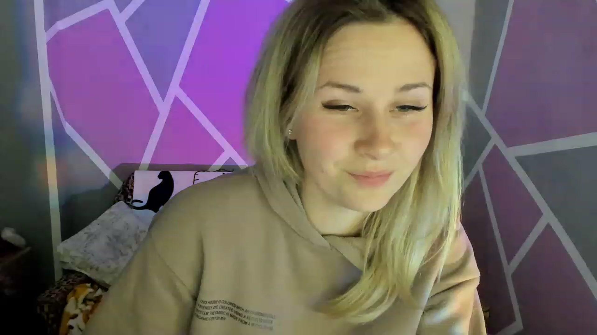 Gallery image thumbnail from Blondie_Star's myfreecams stream on, 04/22/2023, 20:07 image 9 of 20
