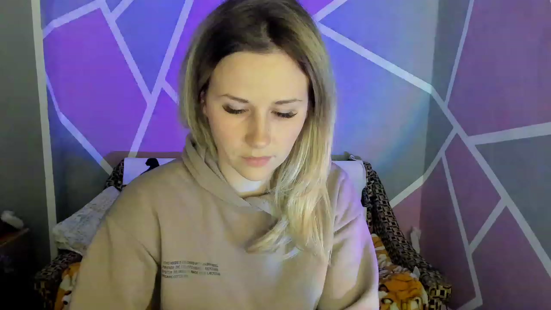 Gallery image thumbnail from Blondie_Star's myfreecams stream on, 04/22/2023, 20:07 image 2 of 20