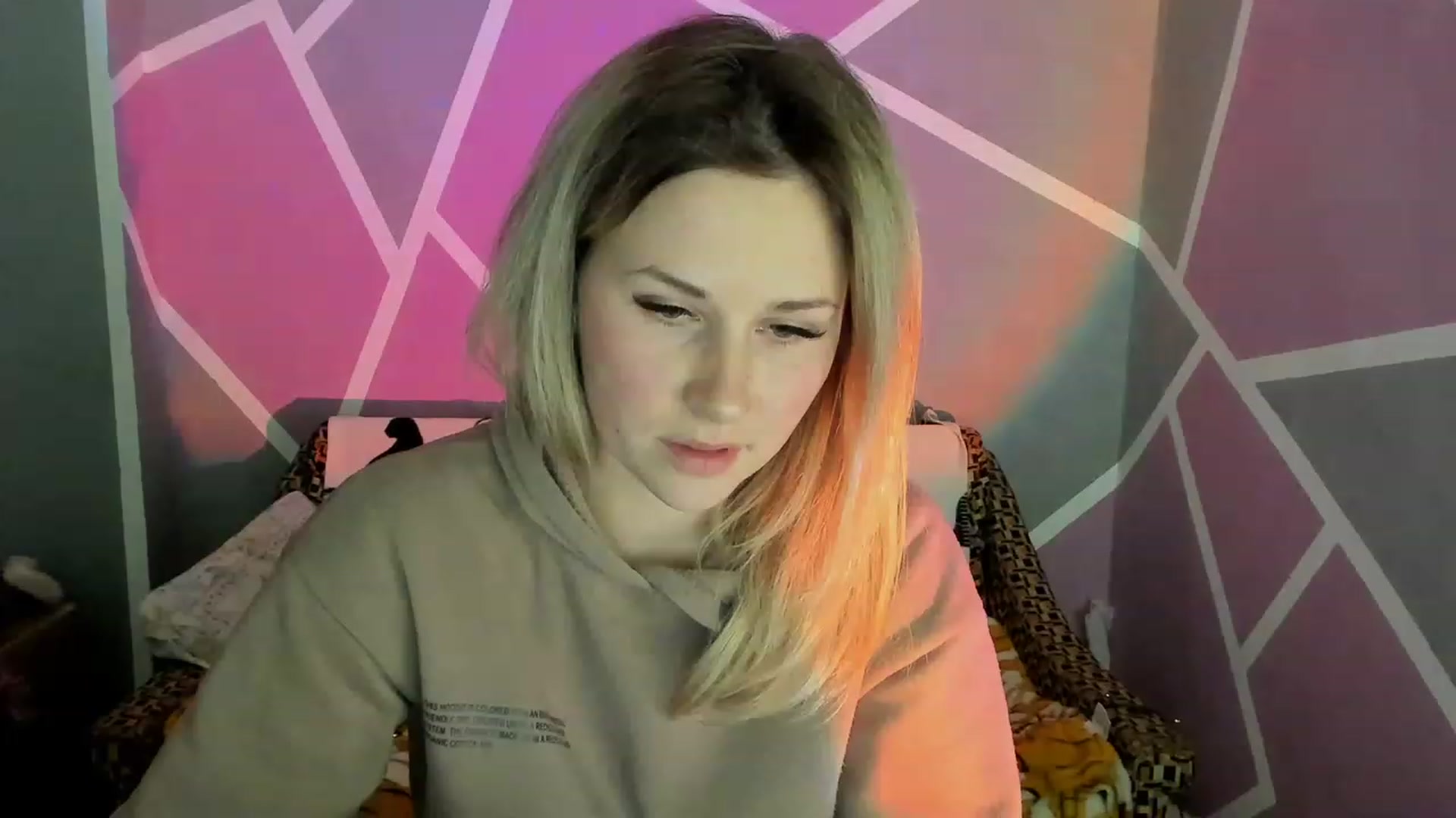 Gallery image thumbnail from Blondie_Star's myfreecams stream on, 04/22/2023, 20:07 image 17 of 20