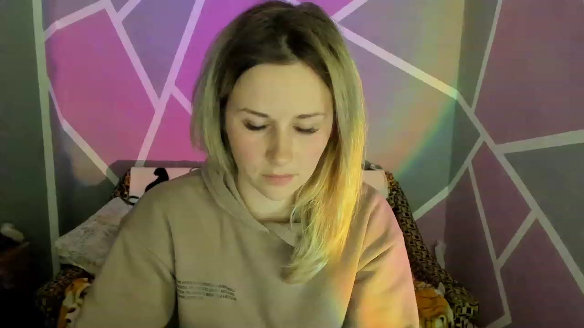 Gallery image thumbnail from Blondie_Star's myfreecams stream on, 04/22/2023, 20:07 image 16 of 20
