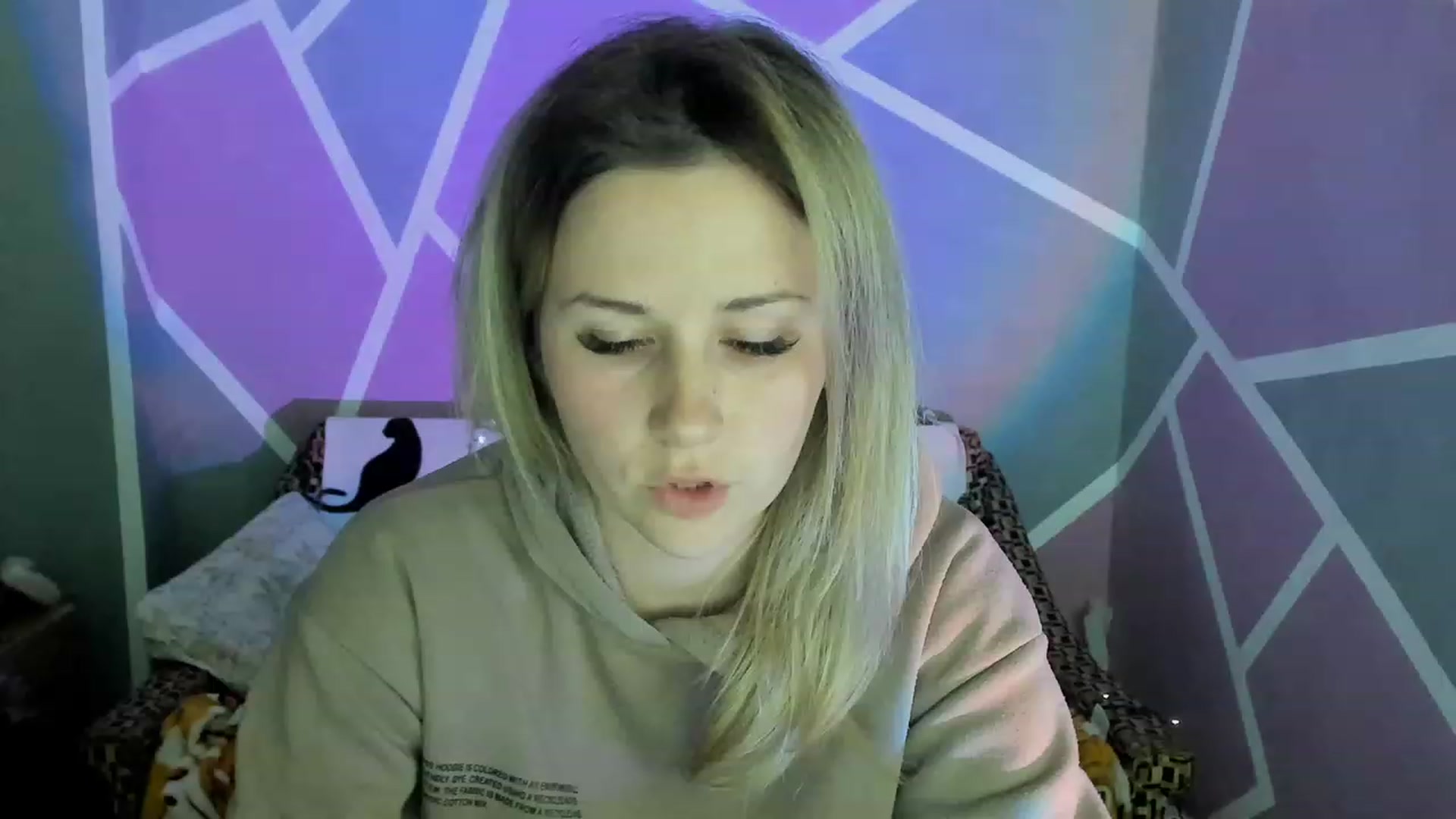 Gallery image thumbnail from Blondie_Star's myfreecams stream on, 04/22/2023, 20:07 image 6 of 20