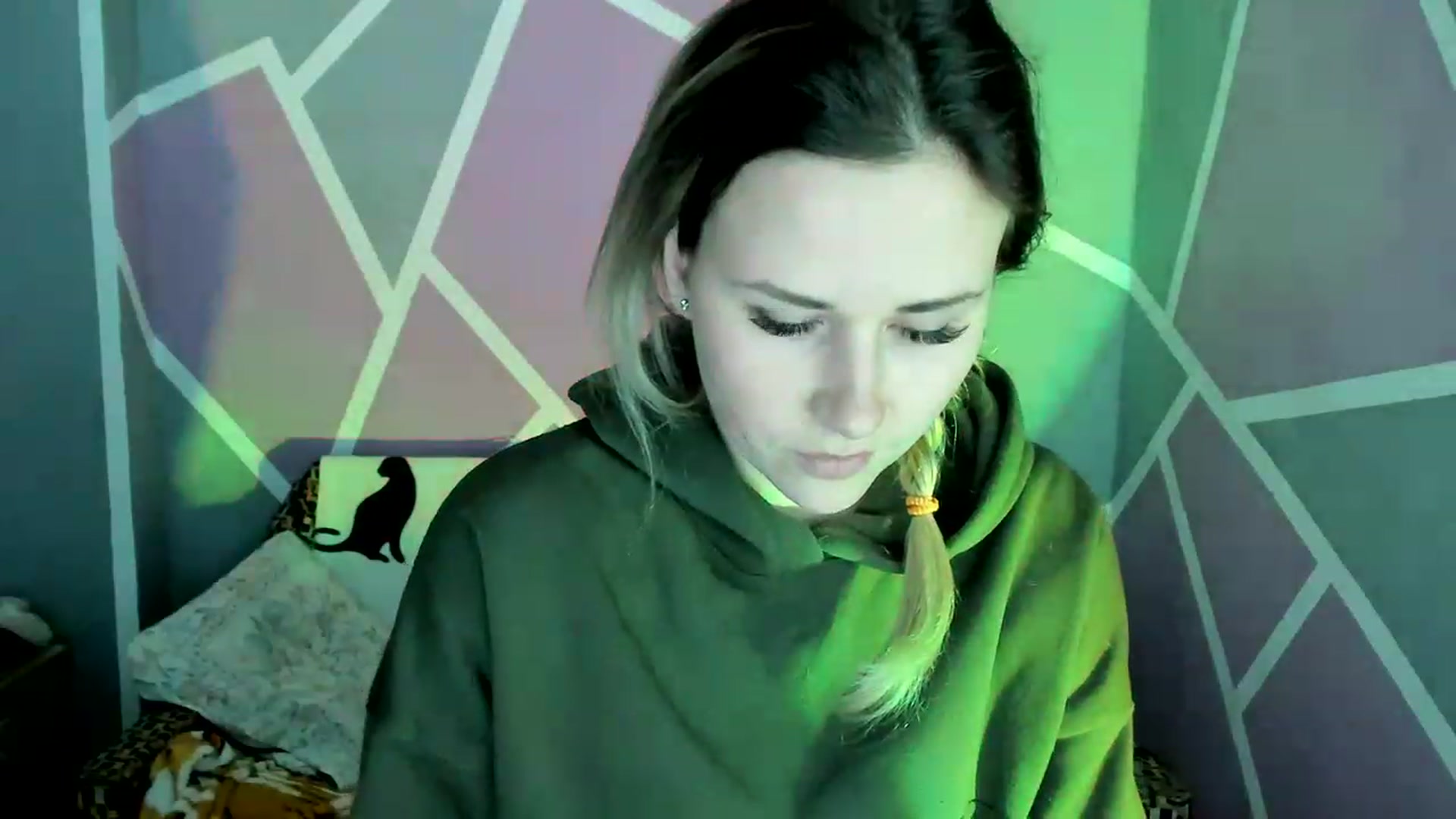Gallery image thumbnail from Blondie_Star's myfreecams stream on, 04/27/2023, 16:50 image 12 of 20