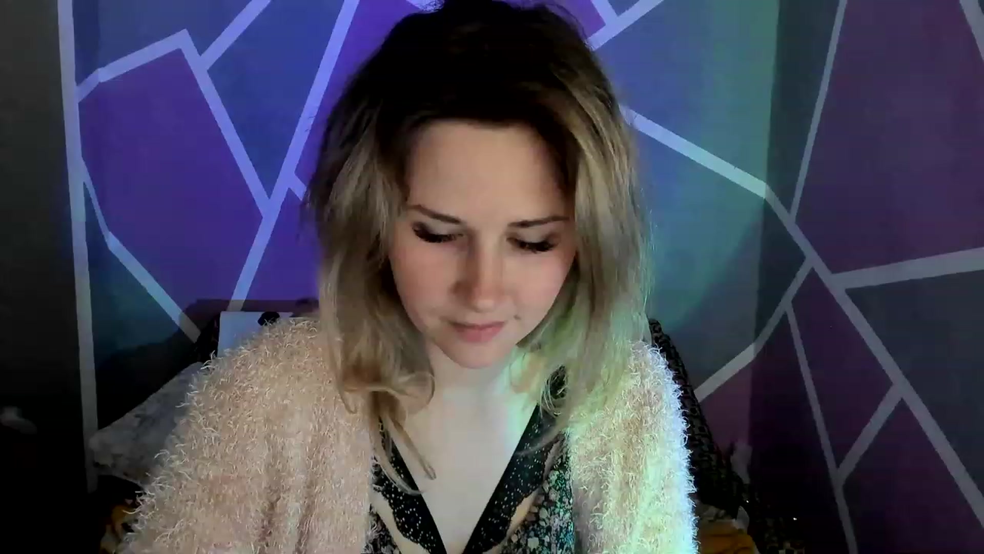 Gallery image thumbnail from Blondie_Star's myfreecams stream on, 05/01/2023, 14:06 image 14 of 20