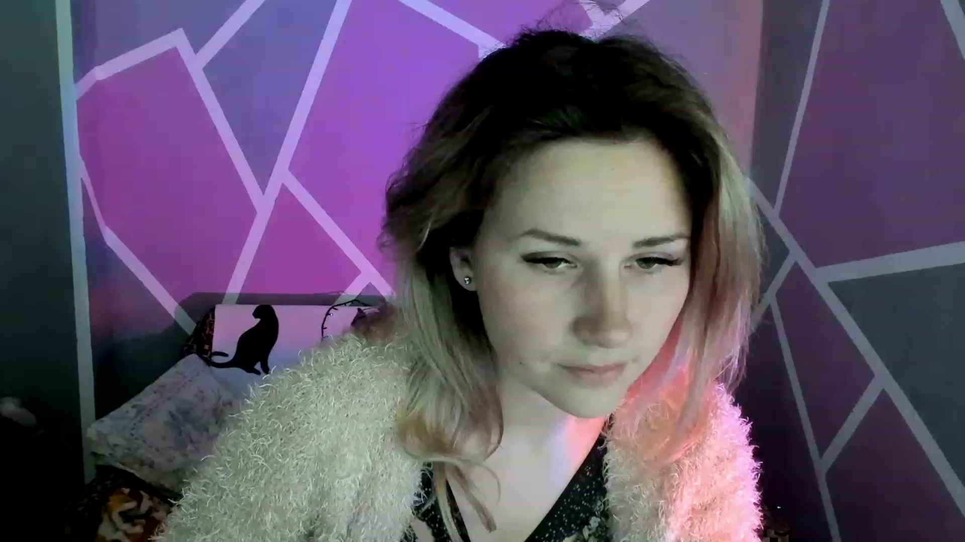 Gallery image thumbnail from Blondie_Star's myfreecams stream on, 05/01/2023, 14:06 image 5 of 20