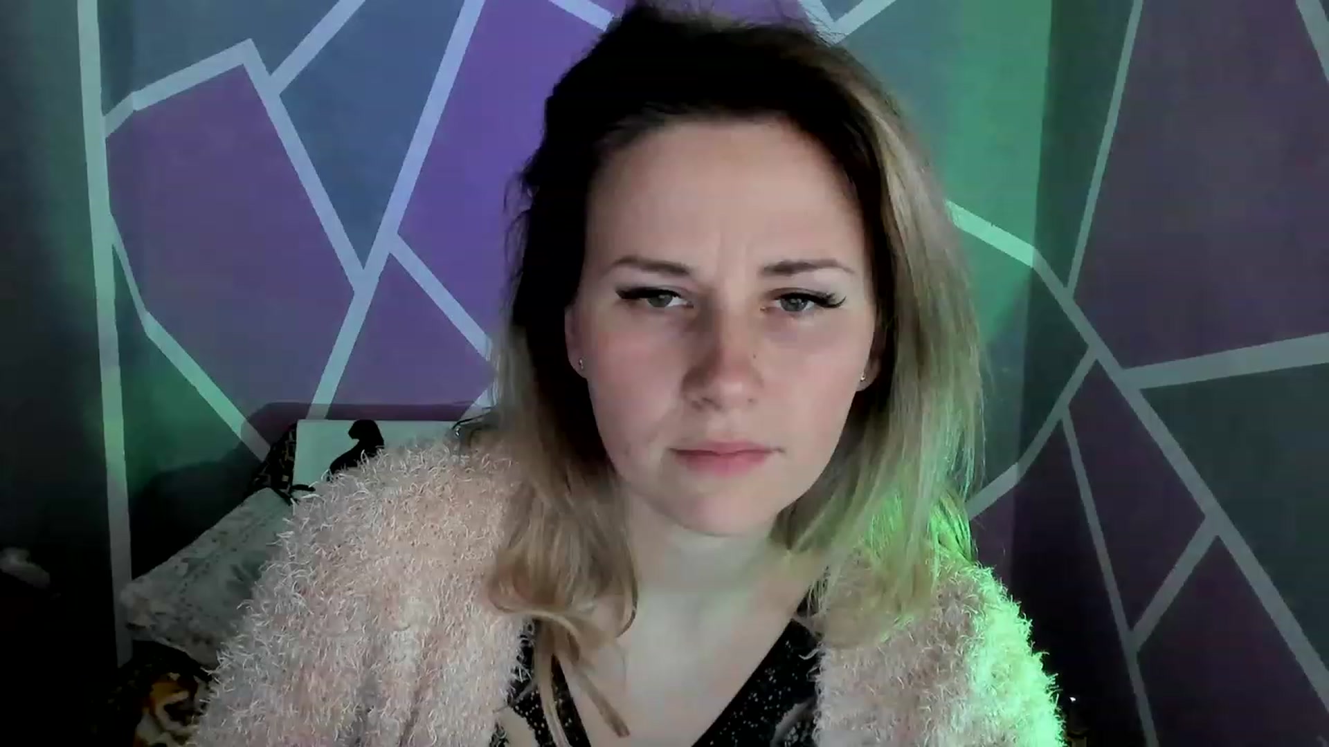 Gallery image thumbnail from Blondie_Star's myfreecams stream on, 05/01/2023, 14:06 image 3 of 20