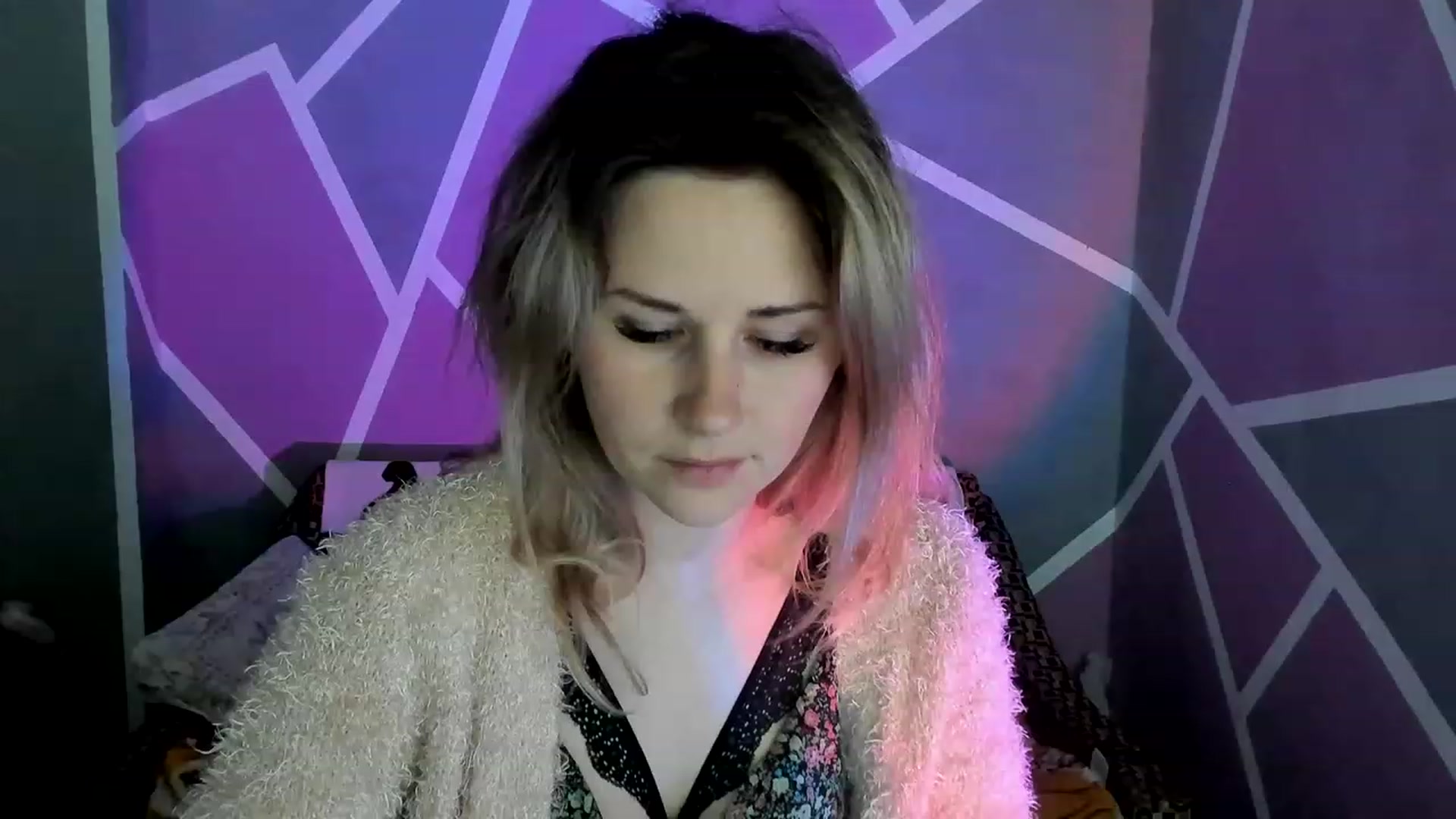 Gallery image thumbnail from Blondie_Star's myfreecams stream on, 05/01/2023, 14:06 image 16 of 20