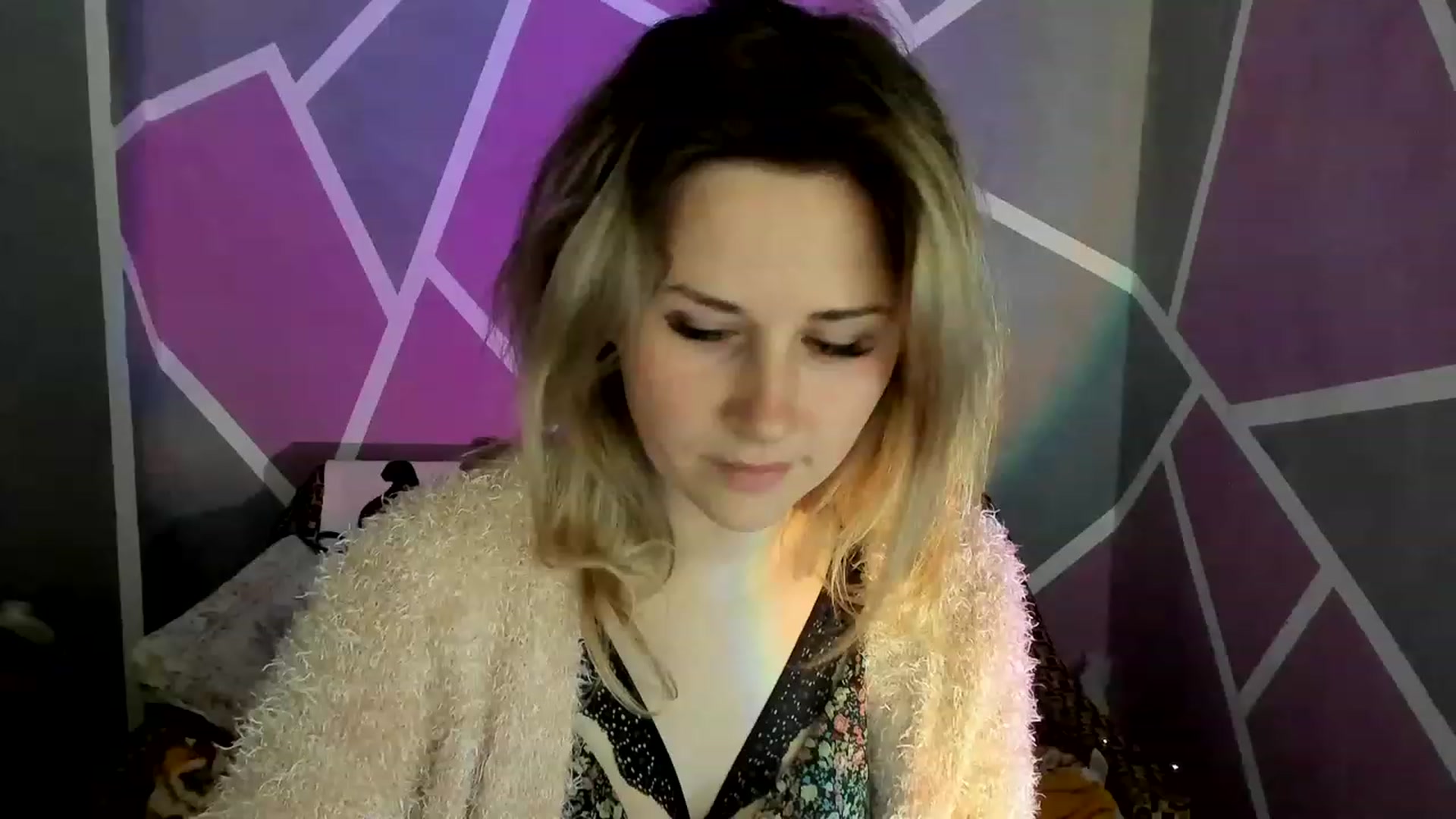 Gallery image thumbnail from Blondie_Star's myfreecams stream on, 05/01/2023, 14:06 image 12 of 20