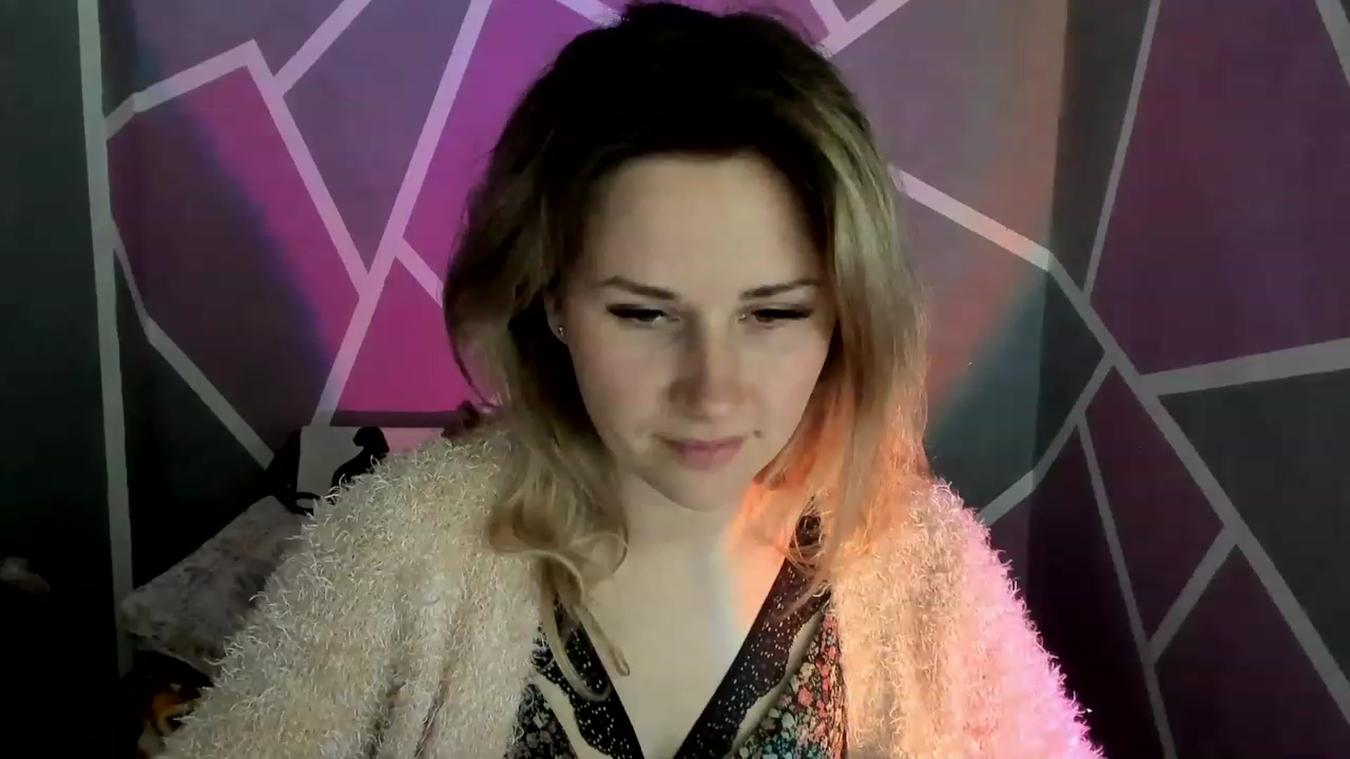 Gallery image thumbnail from Blondie_Star's myfreecams stream on, 05/01/2023, 14:06 image 7 of 20