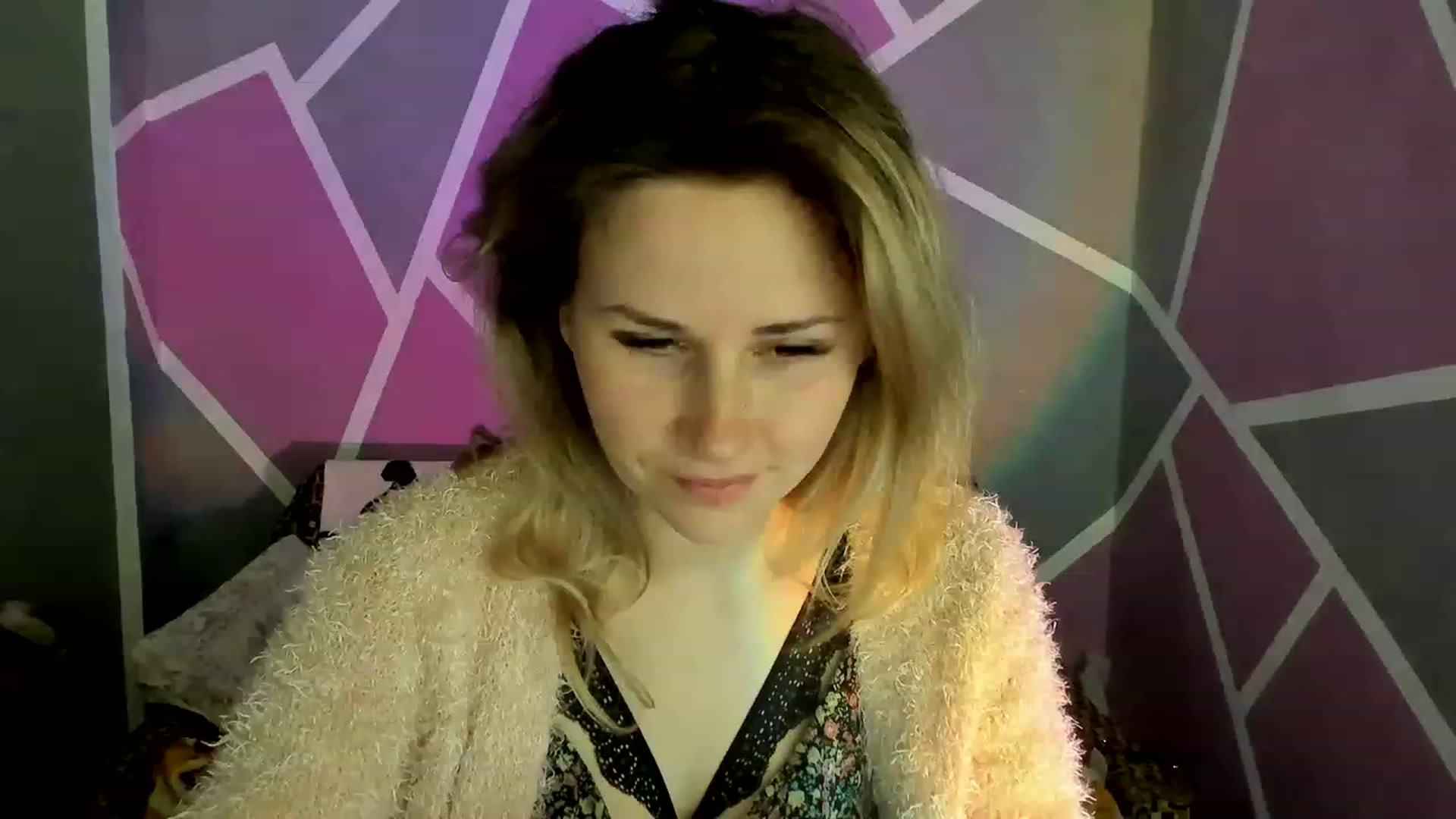 Gallery image thumbnail from Blondie_Star's myfreecams stream on, 05/01/2023, 14:06 image 4 of 20