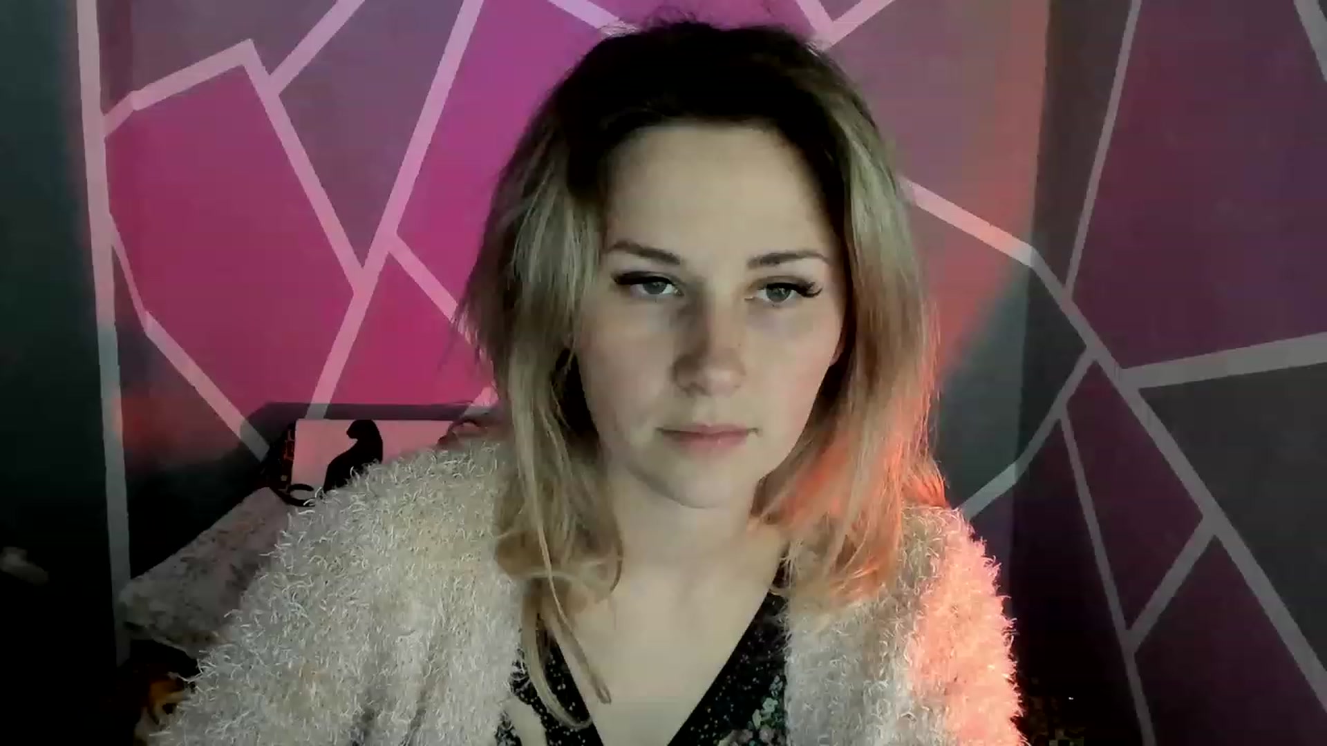 Gallery image thumbnail from Blondie_Star's myfreecams stream on, 05/01/2023, 14:06 image 18 of 20