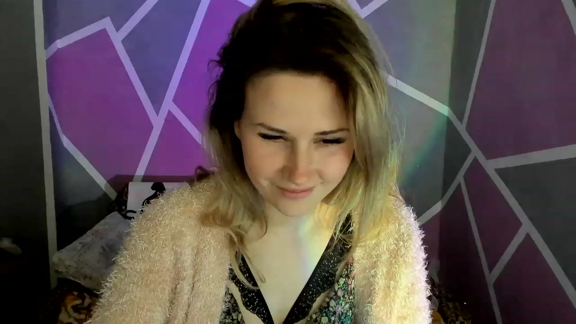 Gallery image thumbnail from Blondie_Star's myfreecams stream on, 05/01/2023, 14:06 image 1 of 20