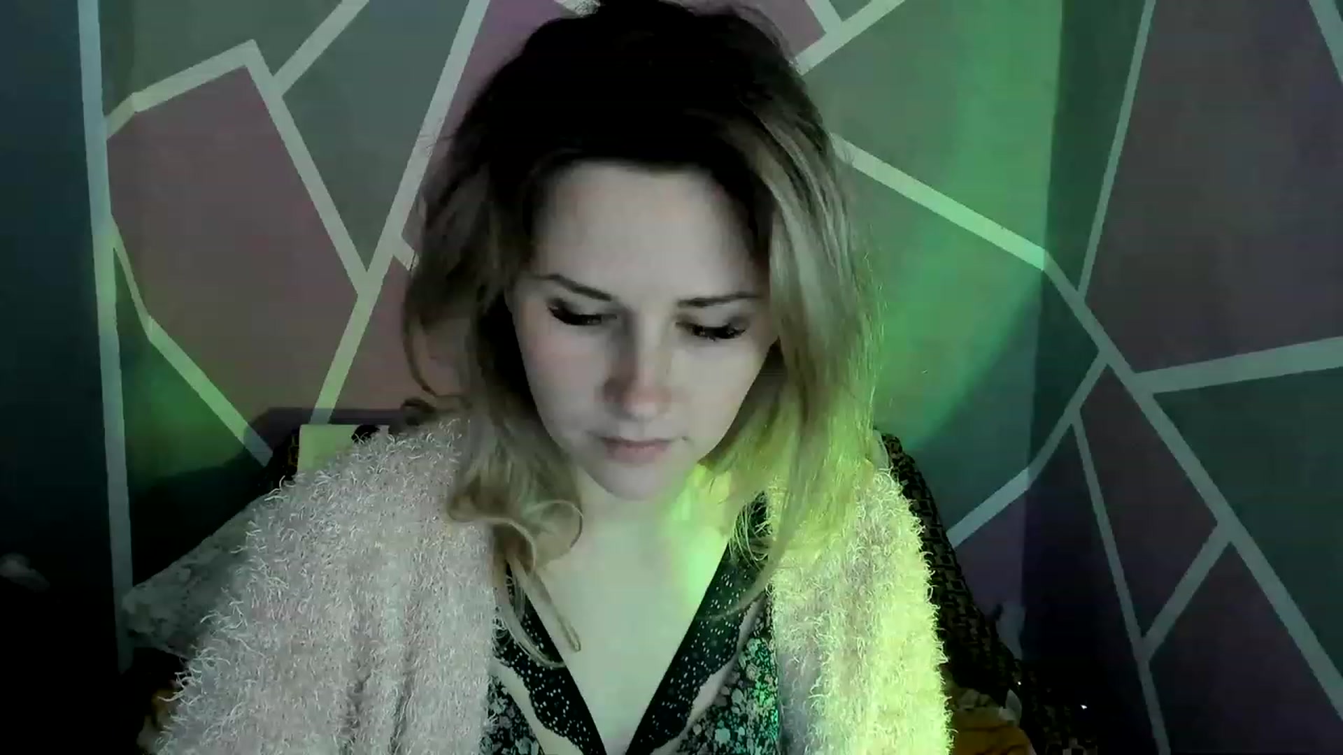 Gallery image thumbnail from Blondie_Star's myfreecams stream on, 05/01/2023, 14:06 image 8 of 20