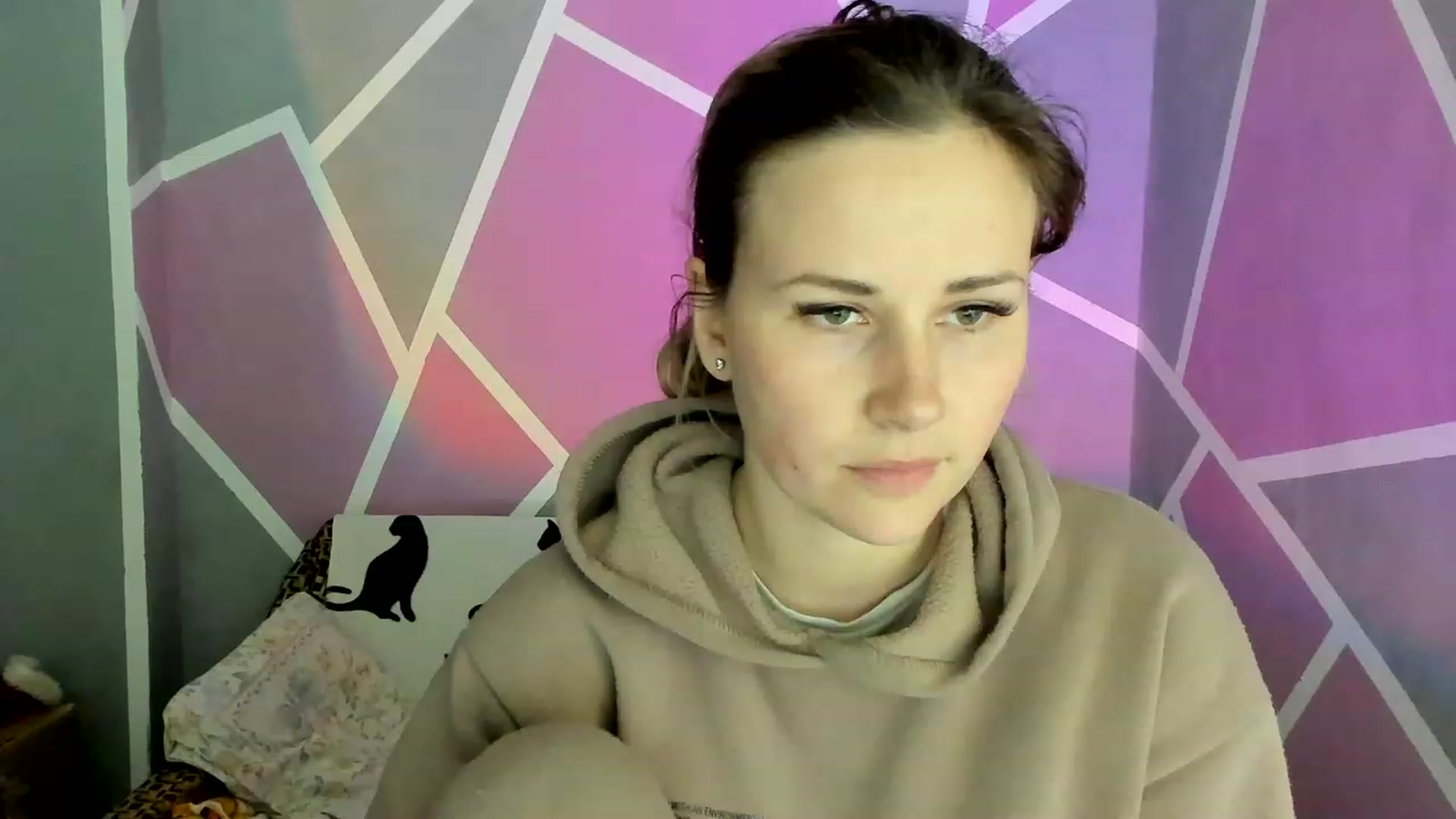 Gallery image thumbnail from Blondie_Star's myfreecams stream on, 05/03/2023, 17:19 image 3 of 20