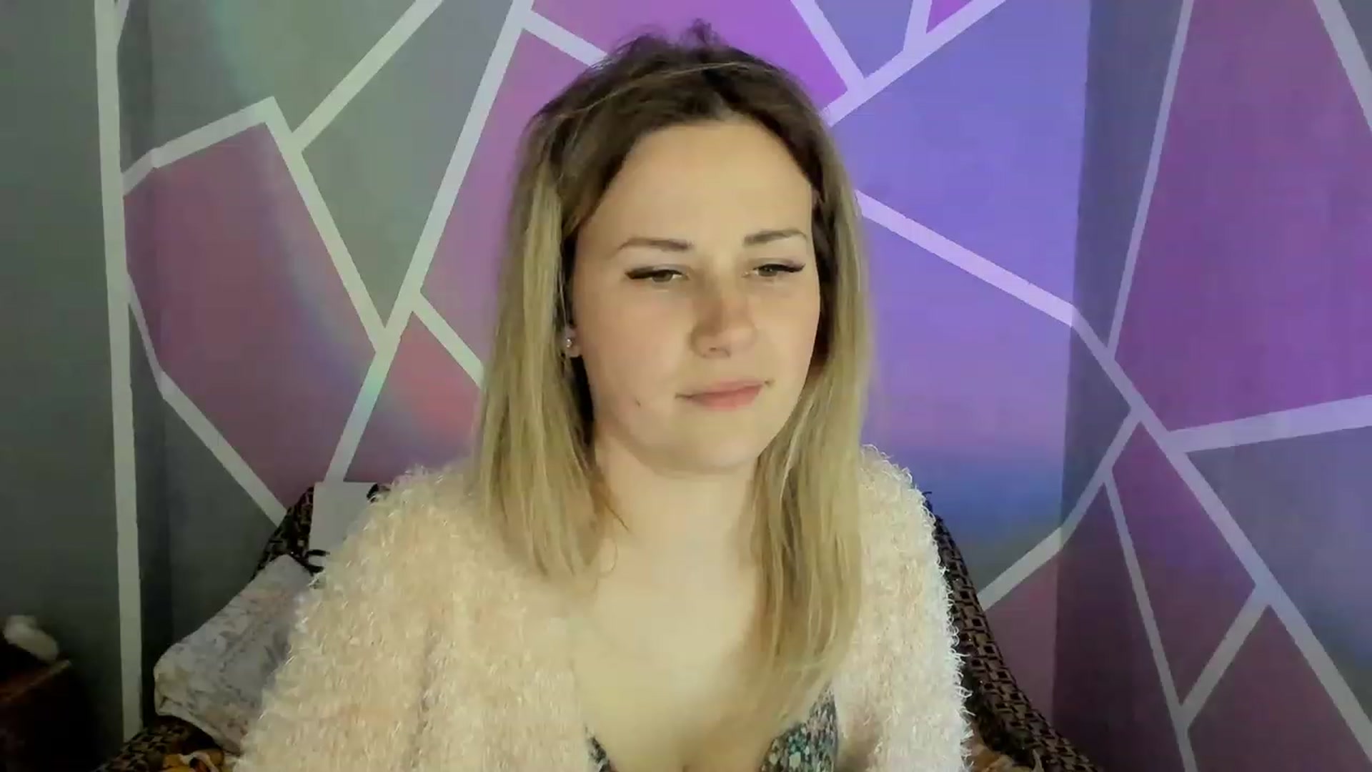 Gallery image thumbnail from Blondie_Star's myfreecams stream on, 05/04/2023, 14:19 image 10 of 20