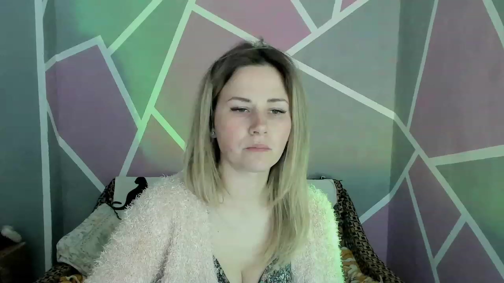 Gallery image thumbnail from Blondie_Star's myfreecams stream on, 05/04/2023, 14:19 image 2 of 20