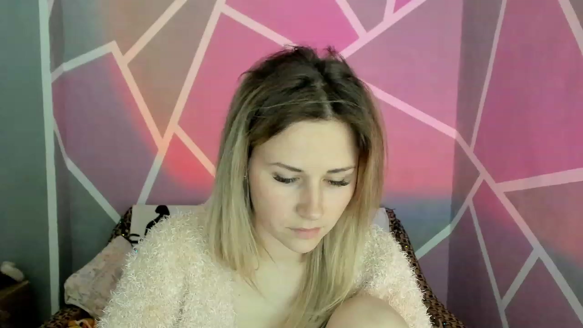 Gallery image thumbnail from Blondie_Star's myfreecams stream on, 05/04/2023, 14:19 image 6 of 20