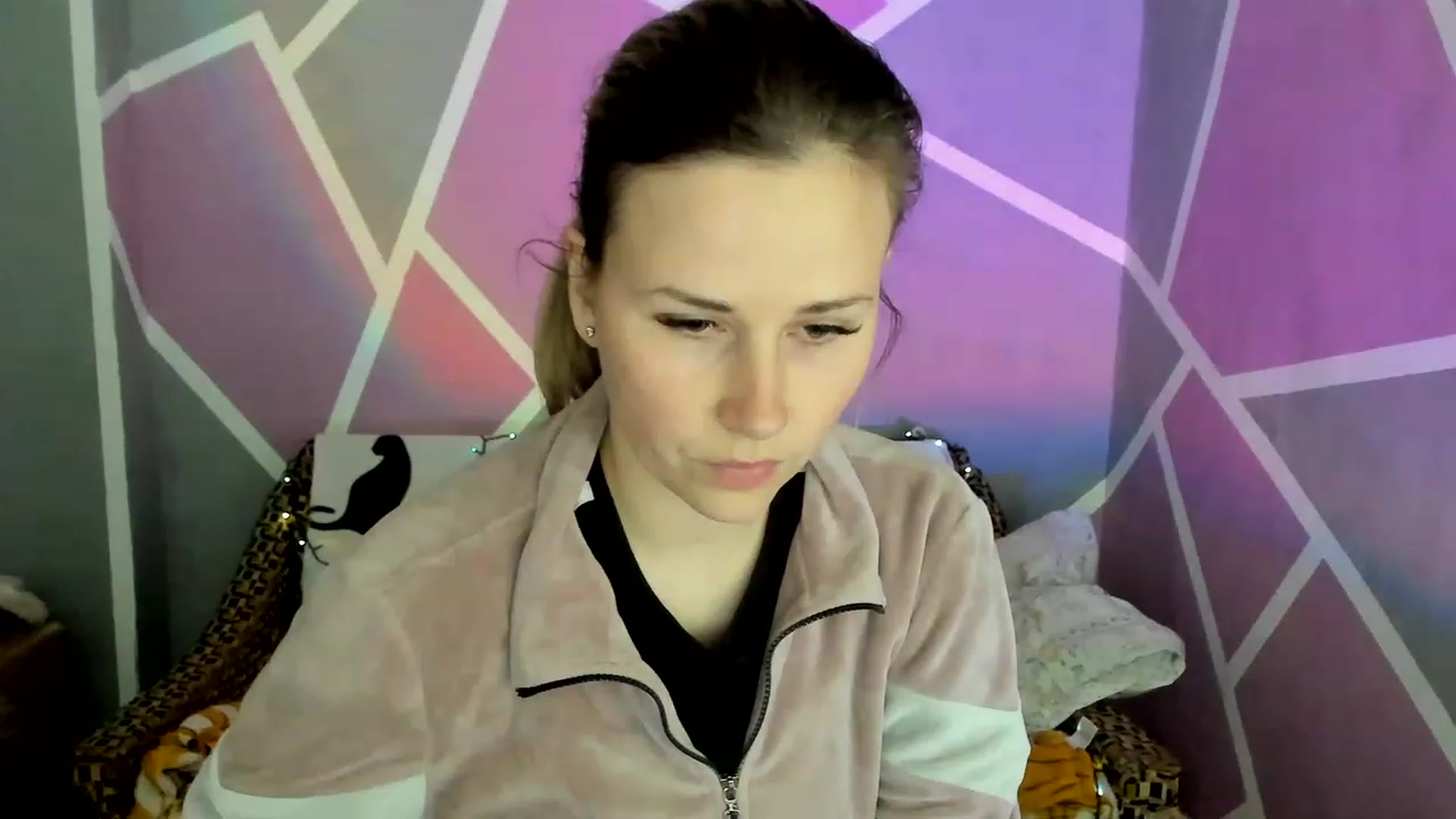Gallery image thumbnail from Blondie_Star's myfreecams stream on, 05/07/2023, 14:59 image 9 of 20