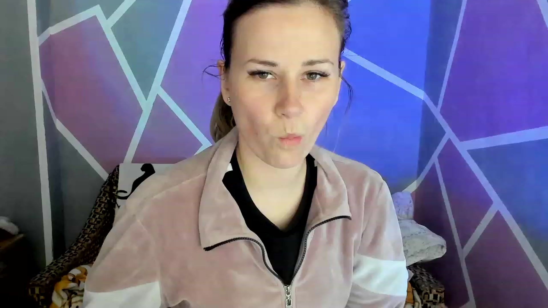 Gallery image thumbnail from Blondie_Star's myfreecams stream on, 05/07/2023, 14:59 image 6 of 20