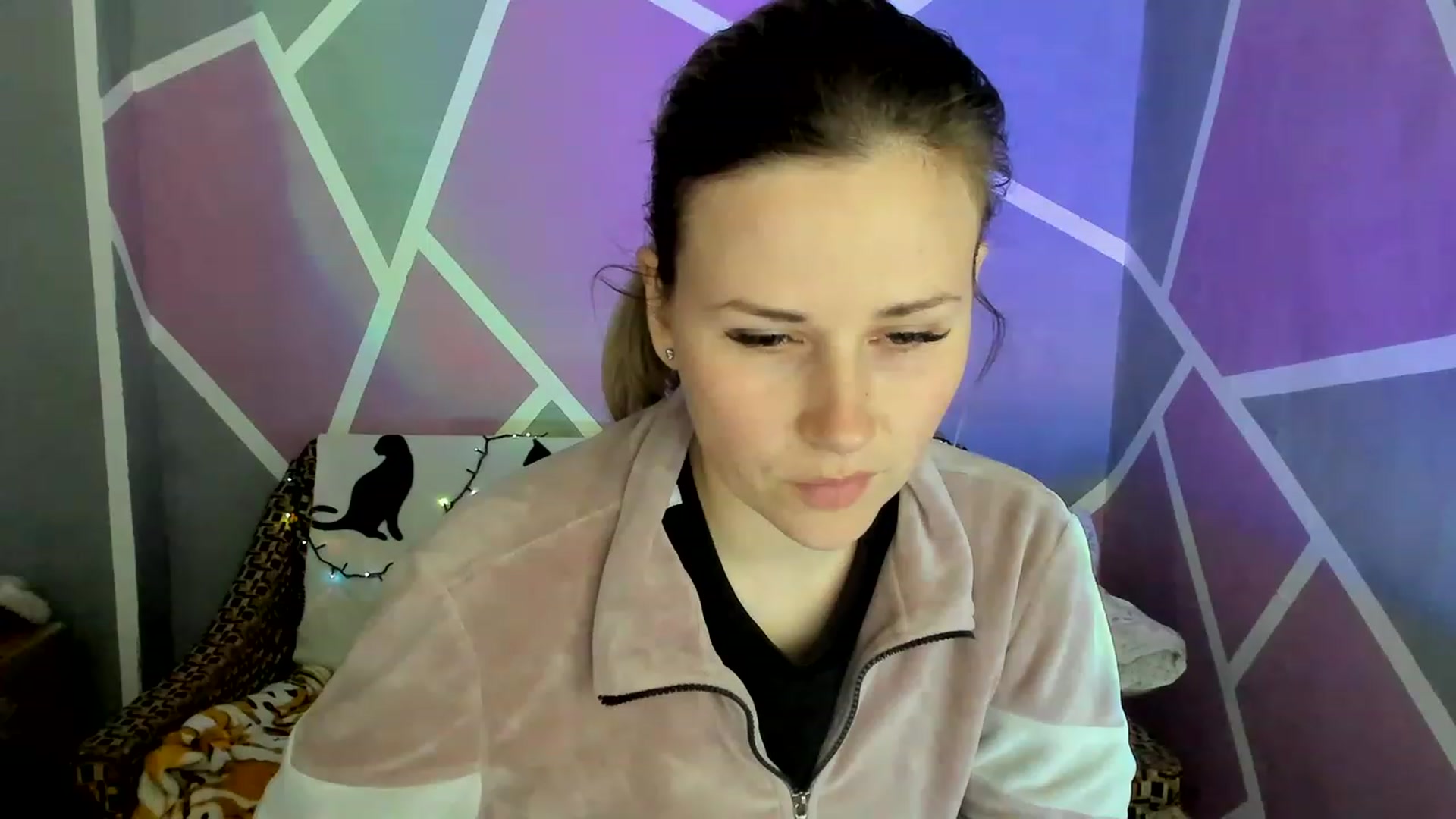 Gallery image thumbnail from Blondie_Star's myfreecams stream on, 05/07/2023, 14:59 image 10 of 20