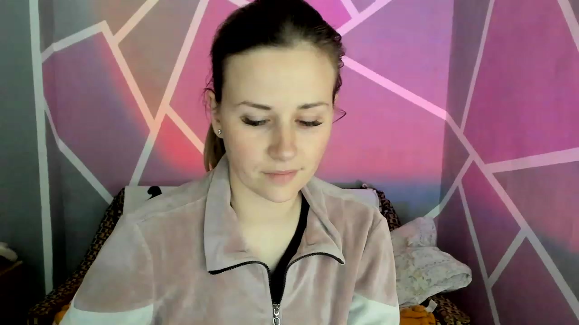 Gallery image thumbnail from Blondie_Star's myfreecams stream on, 05/07/2023, 16:13 image 17 of 20