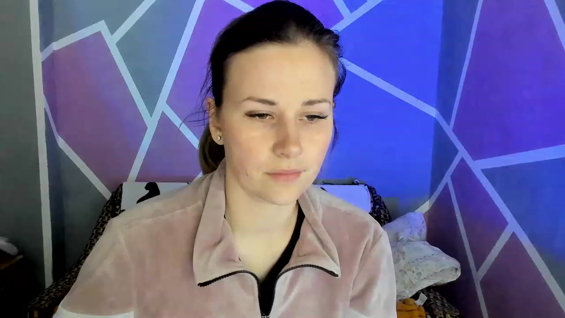 Gallery image thumbnail from Blondie_Star's myfreecams stream on, 05/07/2023, 16:13 image 3 of 20
