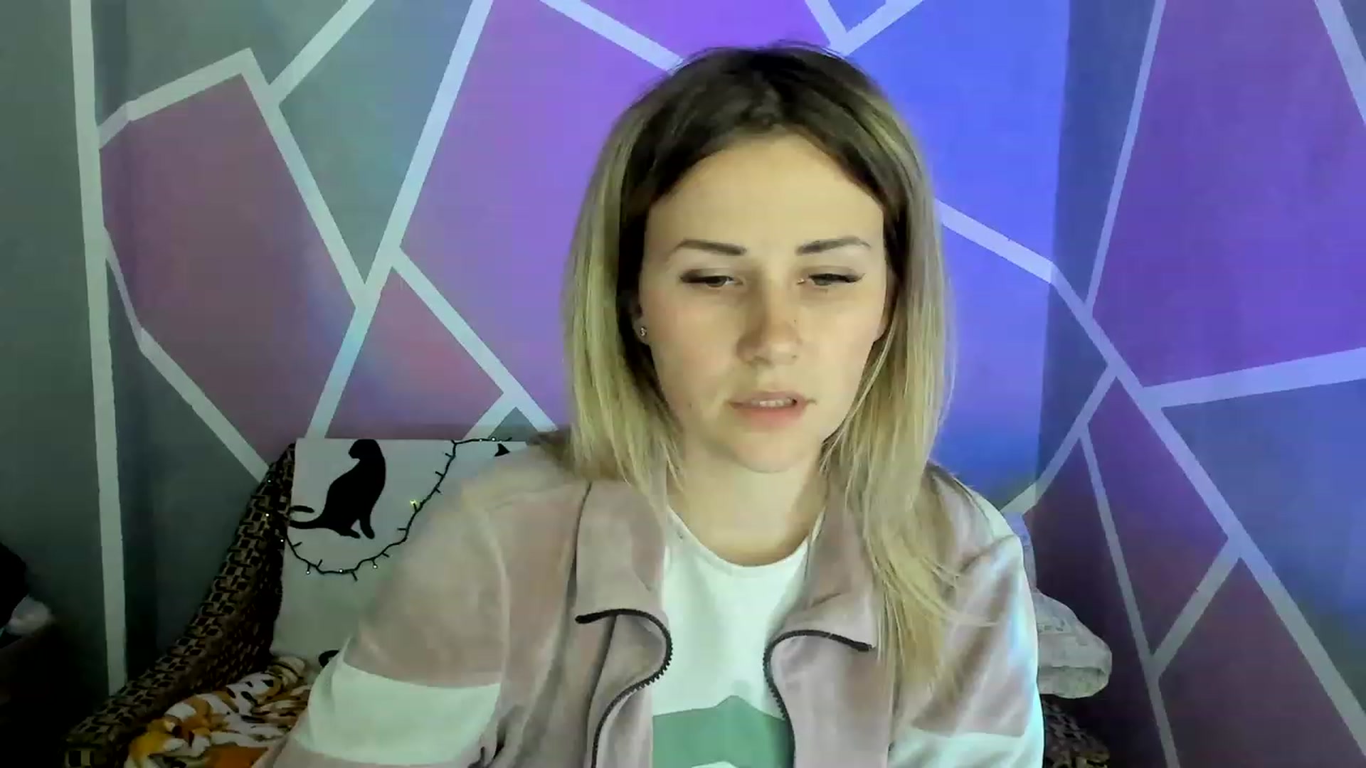 Gallery image thumbnail from Blondie_Star's myfreecams stream on, 05/08/2023, 20:18 image 2 of 20