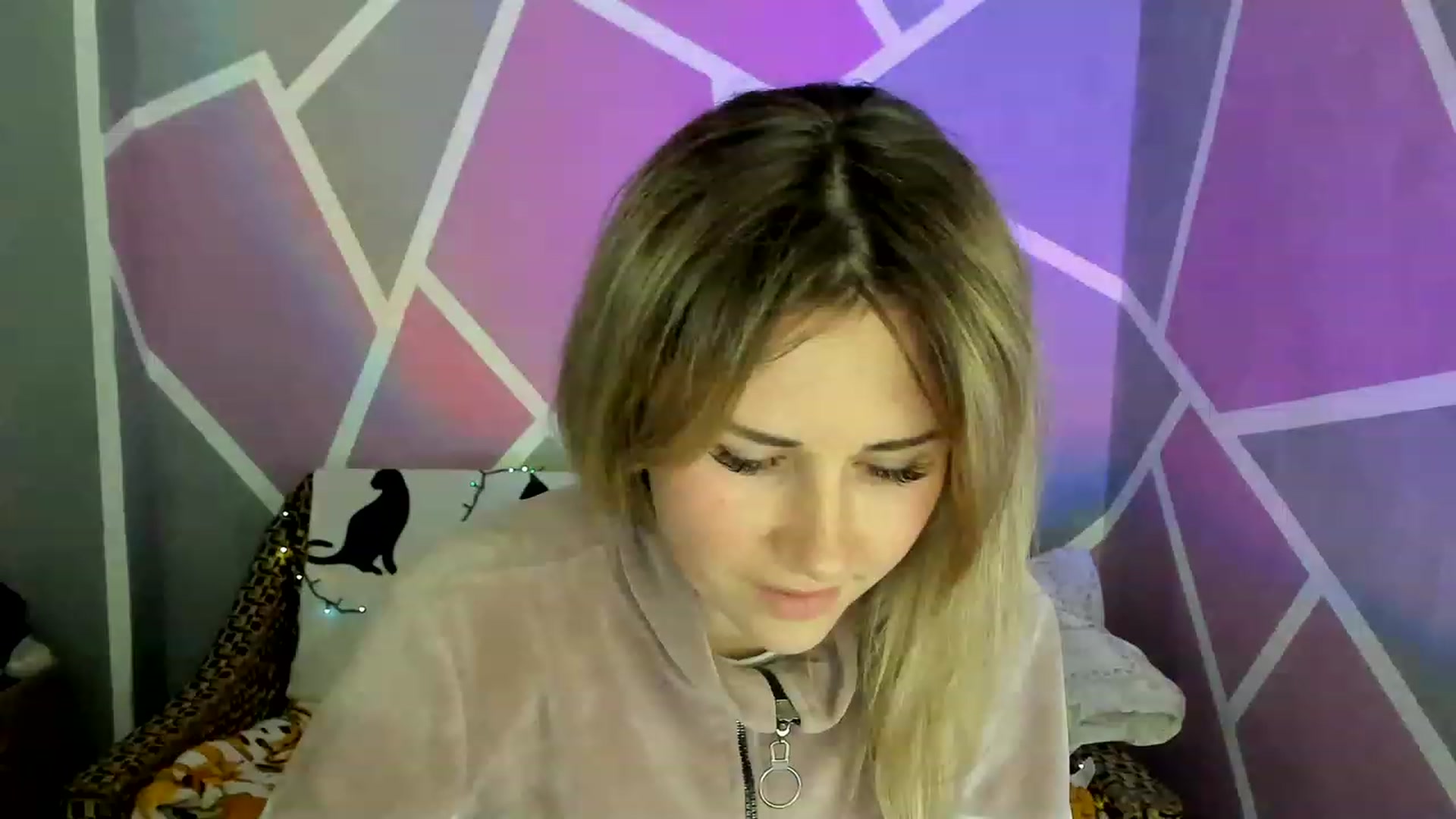 Gallery image thumbnail from Blondie_Star's myfreecams stream on, 05/08/2023, 20:18 image 16 of 20