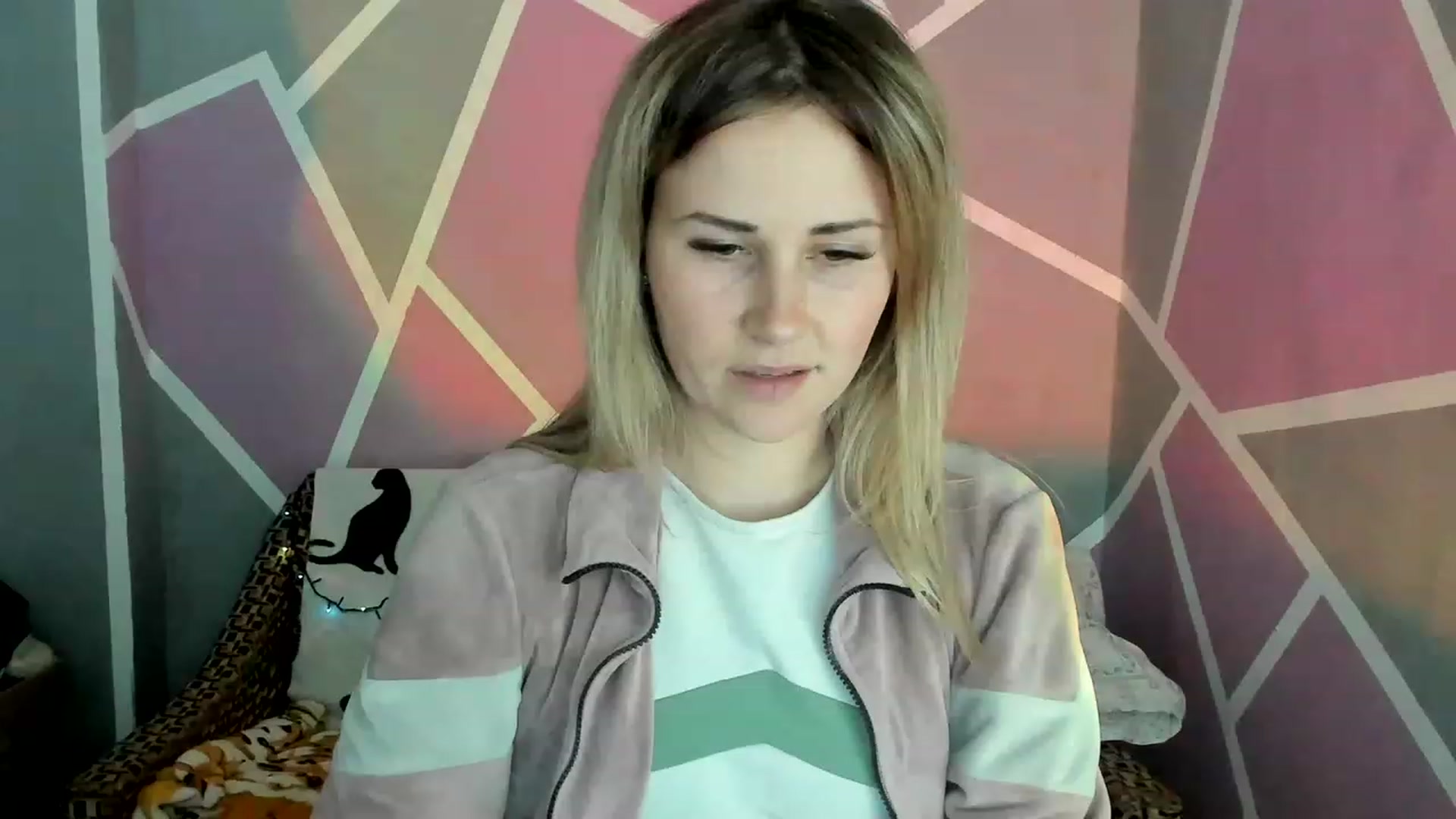 Gallery image thumbnail from Blondie_Star's myfreecams stream on, 05/08/2023, 20:18 image 5 of 20