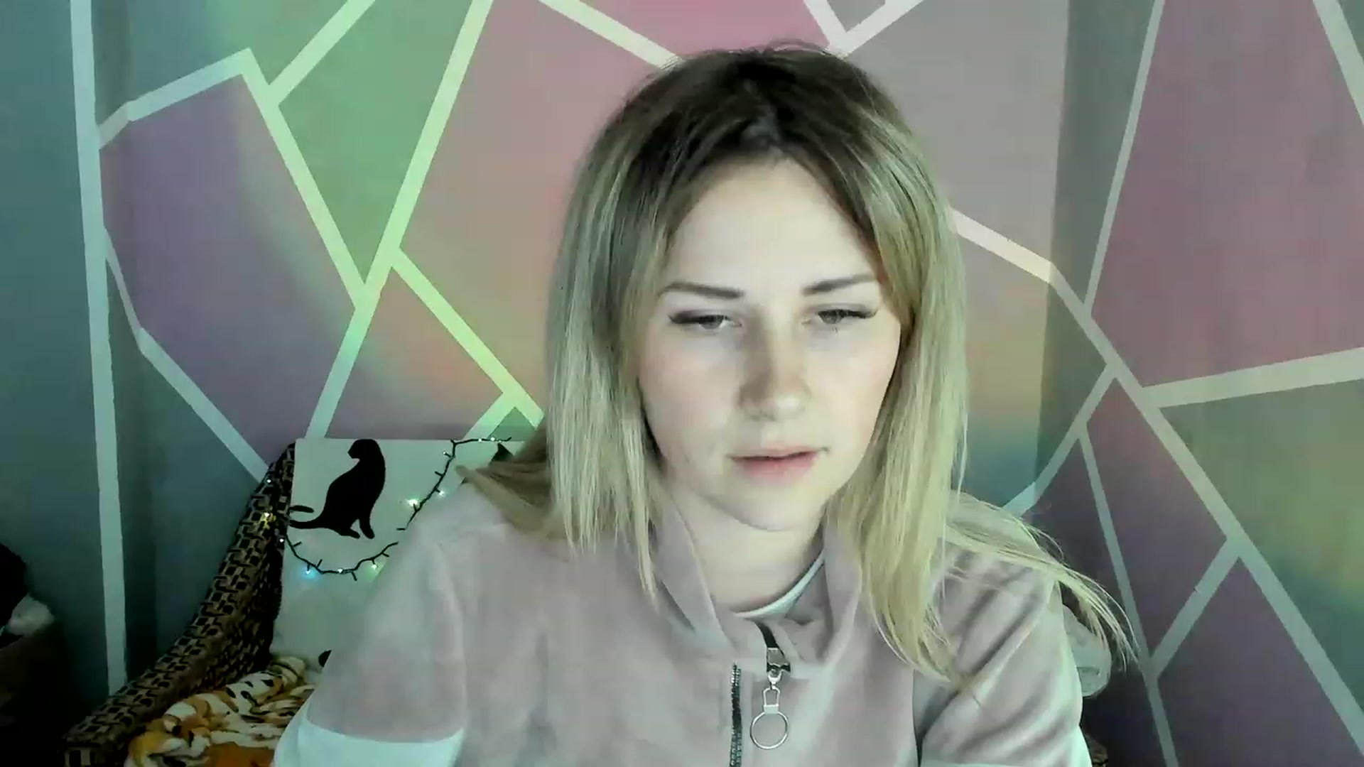 Gallery image thumbnail from Blondie_Star's myfreecams stream on, 05/08/2023, 20:18 image 14 of 20