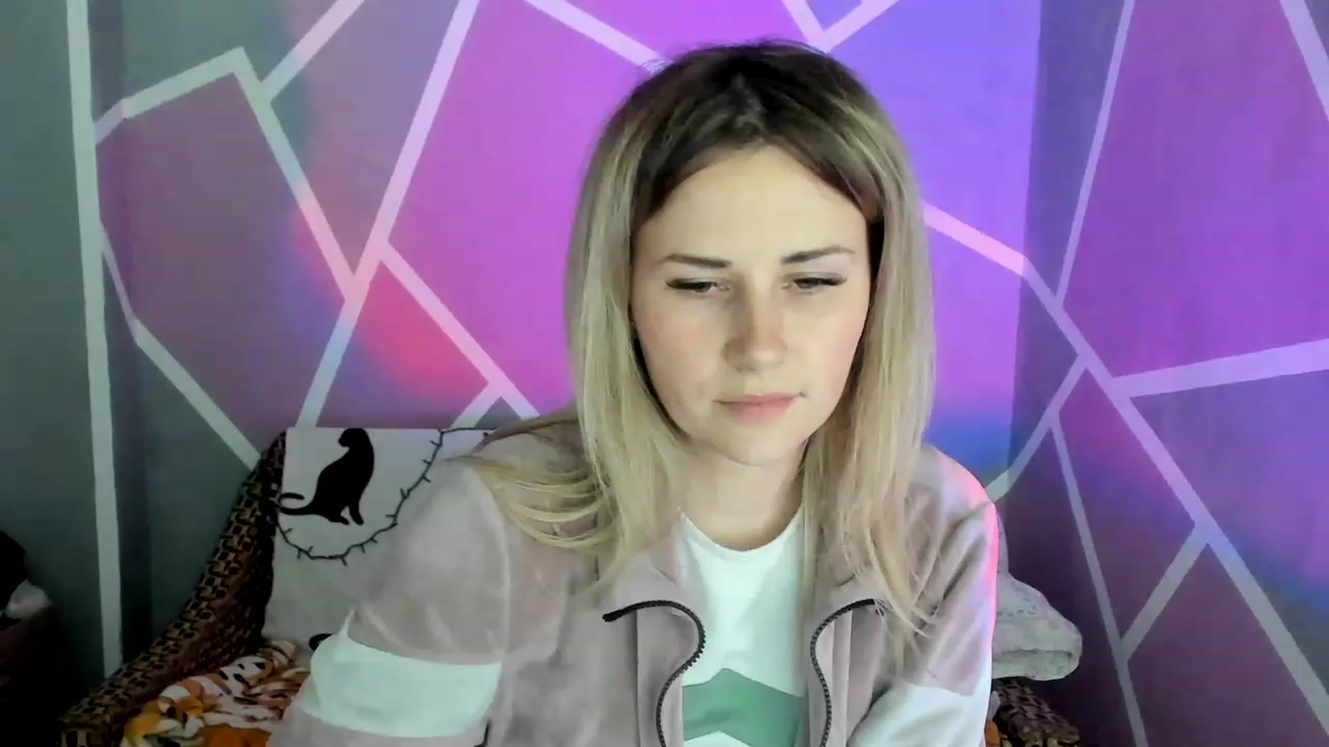 Gallery image thumbnail from Blondie_Star's myfreecams stream on, 05/08/2023, 20:18 image 10 of 20
