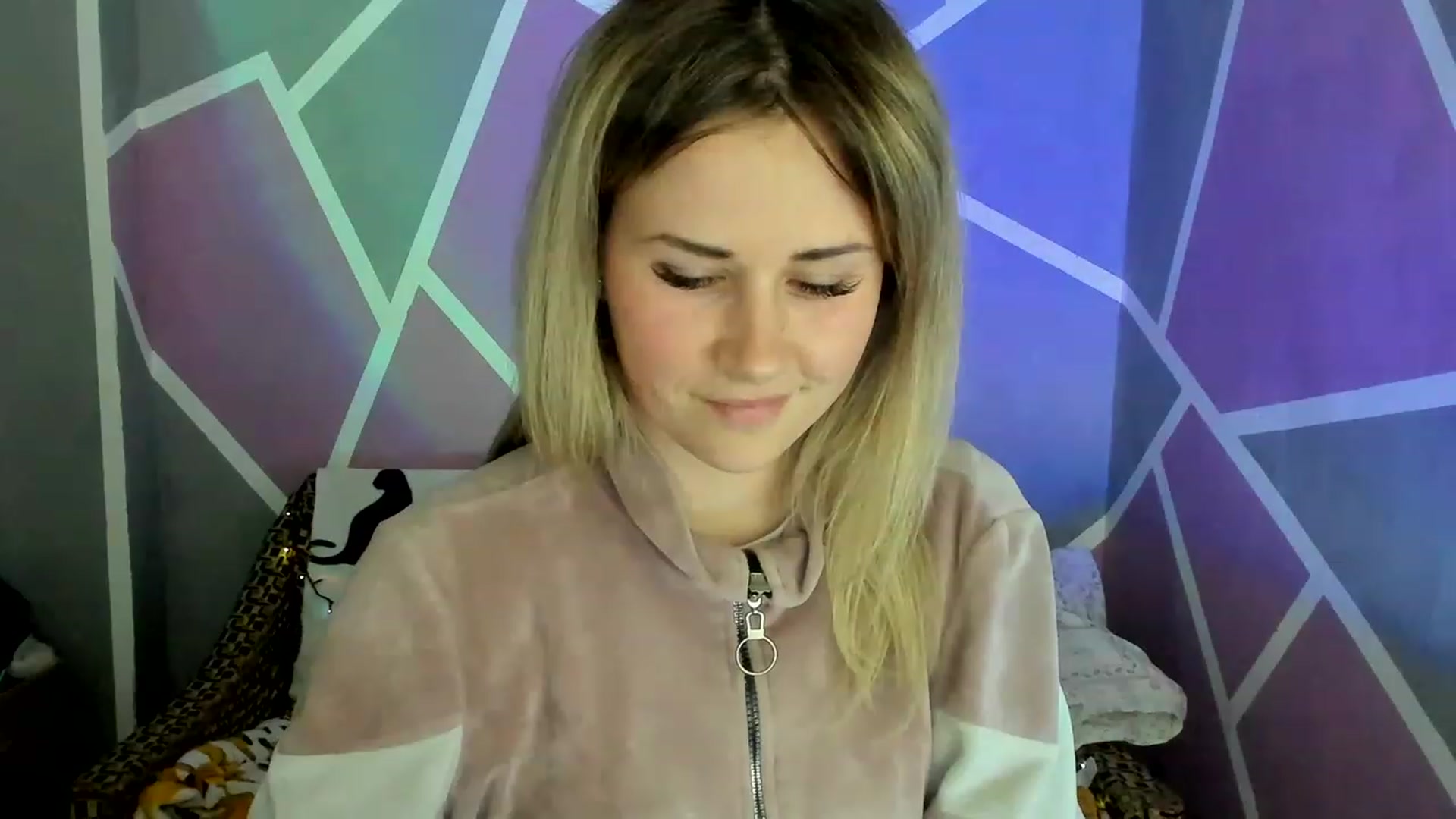 Gallery image thumbnail from Blondie_Star's myfreecams stream on, 05/08/2023, 20:18 image 19 of 20