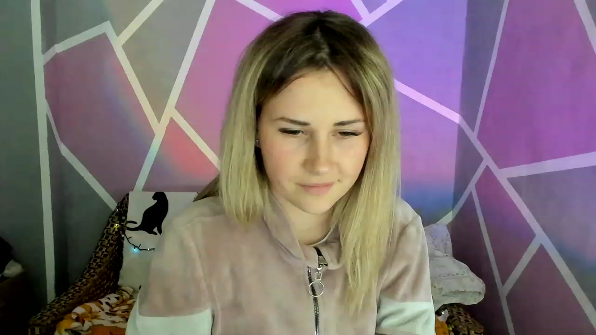 Gallery image thumbnail from Blondie_Star's myfreecams stream on, 05/08/2023, 20:18 image 20 of 20