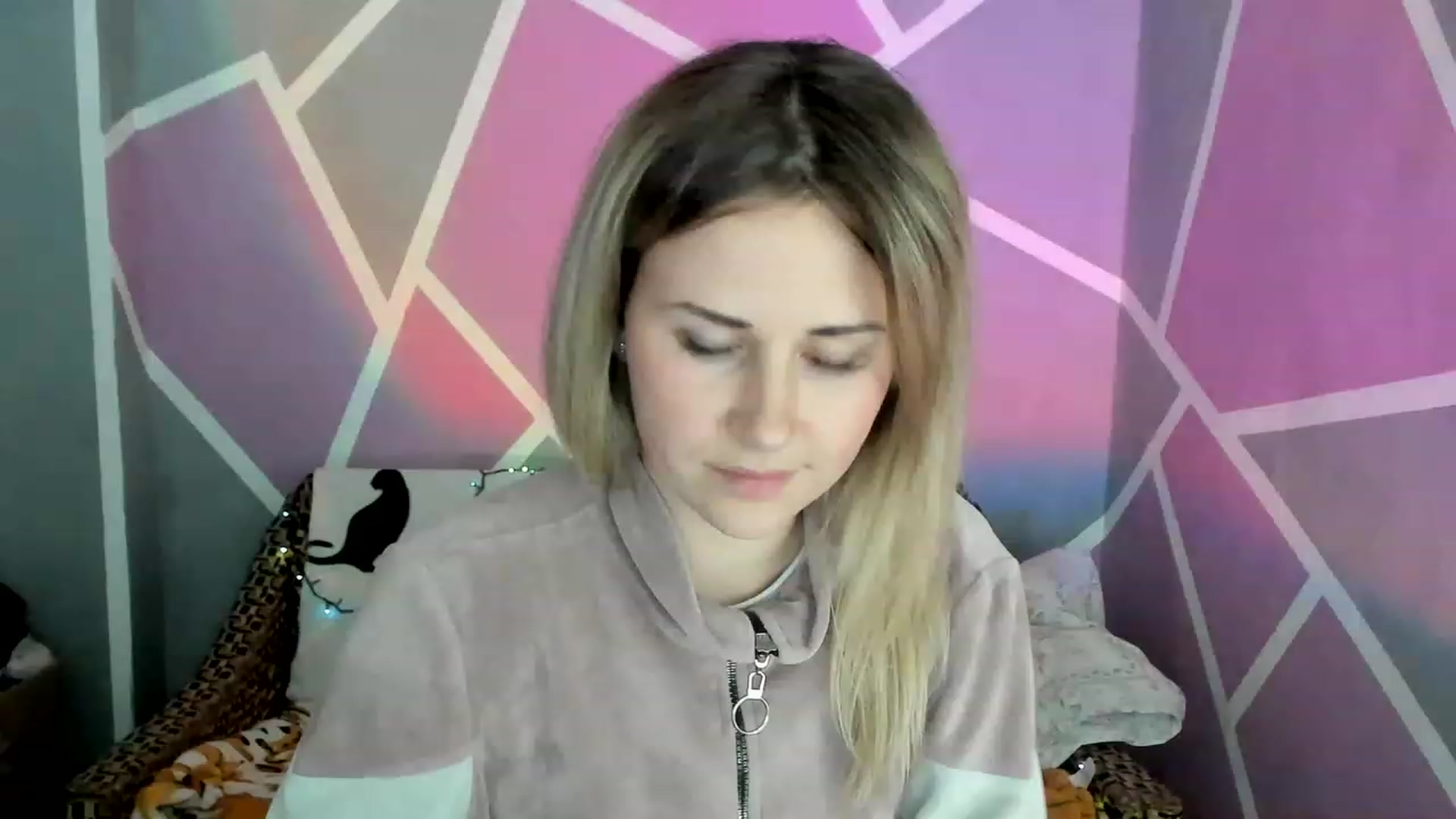 Gallery image thumbnail from Blondie_Star's myfreecams stream on, 05/08/2023, 20:18 image 17 of 20