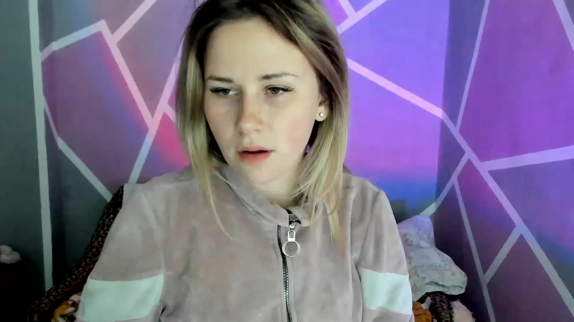 Gallery image thumbnail from Blondie_Star's myfreecams stream on, 05/10/2023, 17:10 image 5 of 20