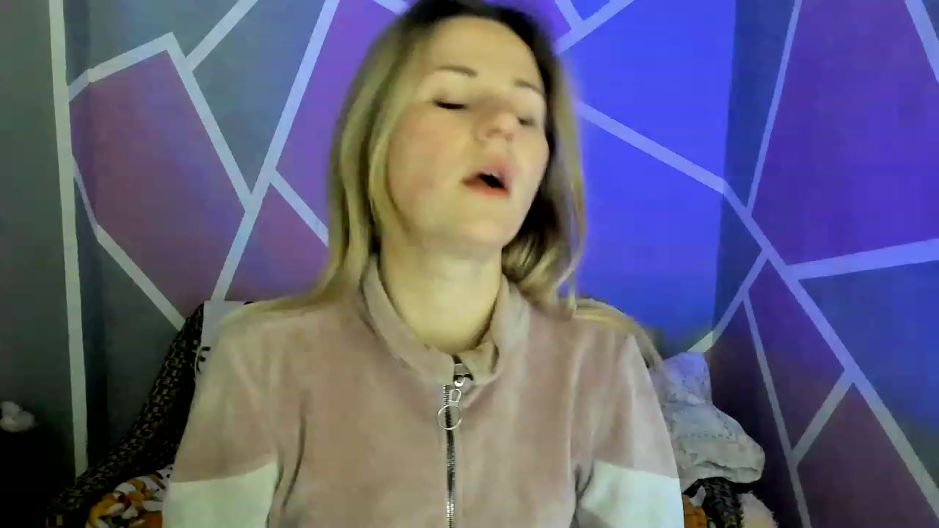 Gallery image thumbnail from Blondie_Star's myfreecams stream on, 05/10/2023, 17:10 image 1 of 20