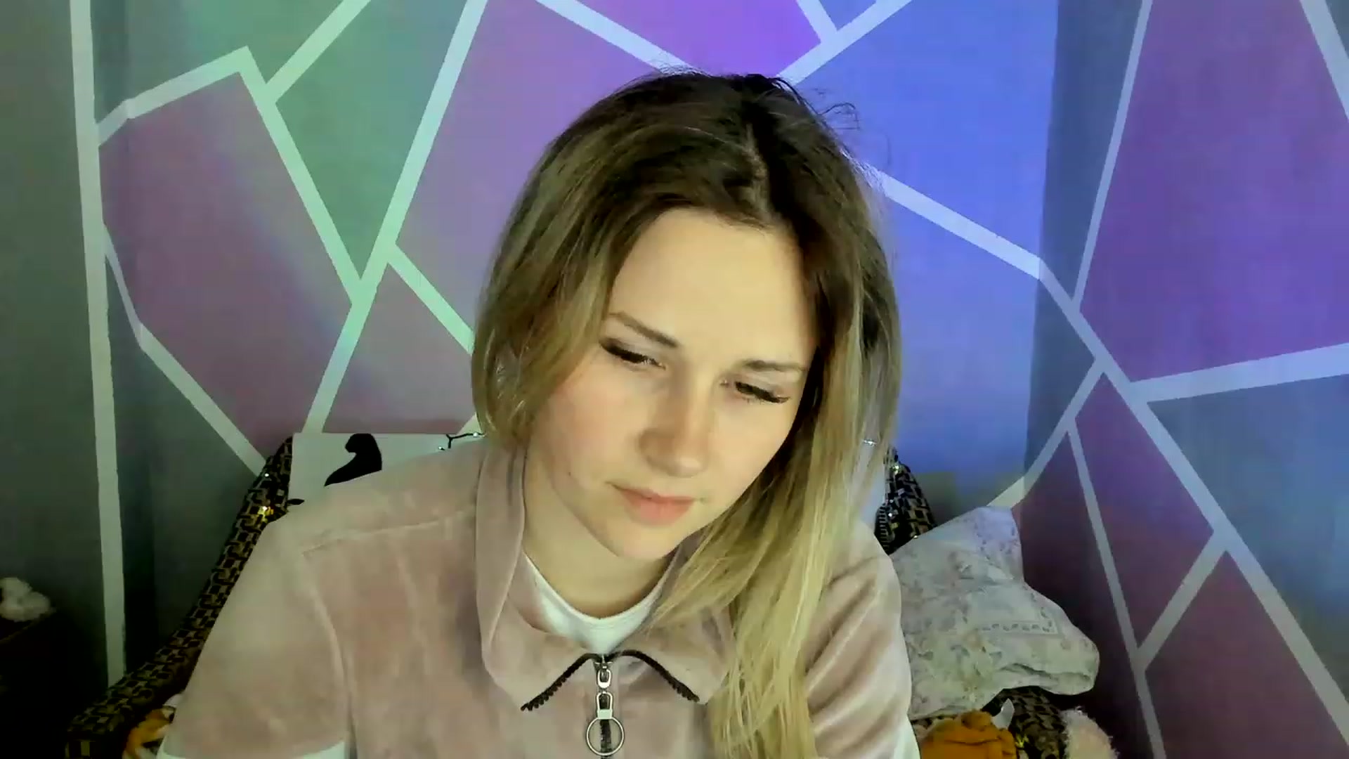 Gallery image thumbnail from Blondie_Star's myfreecams stream on, 05/10/2023, 17:10 image 15 of 20