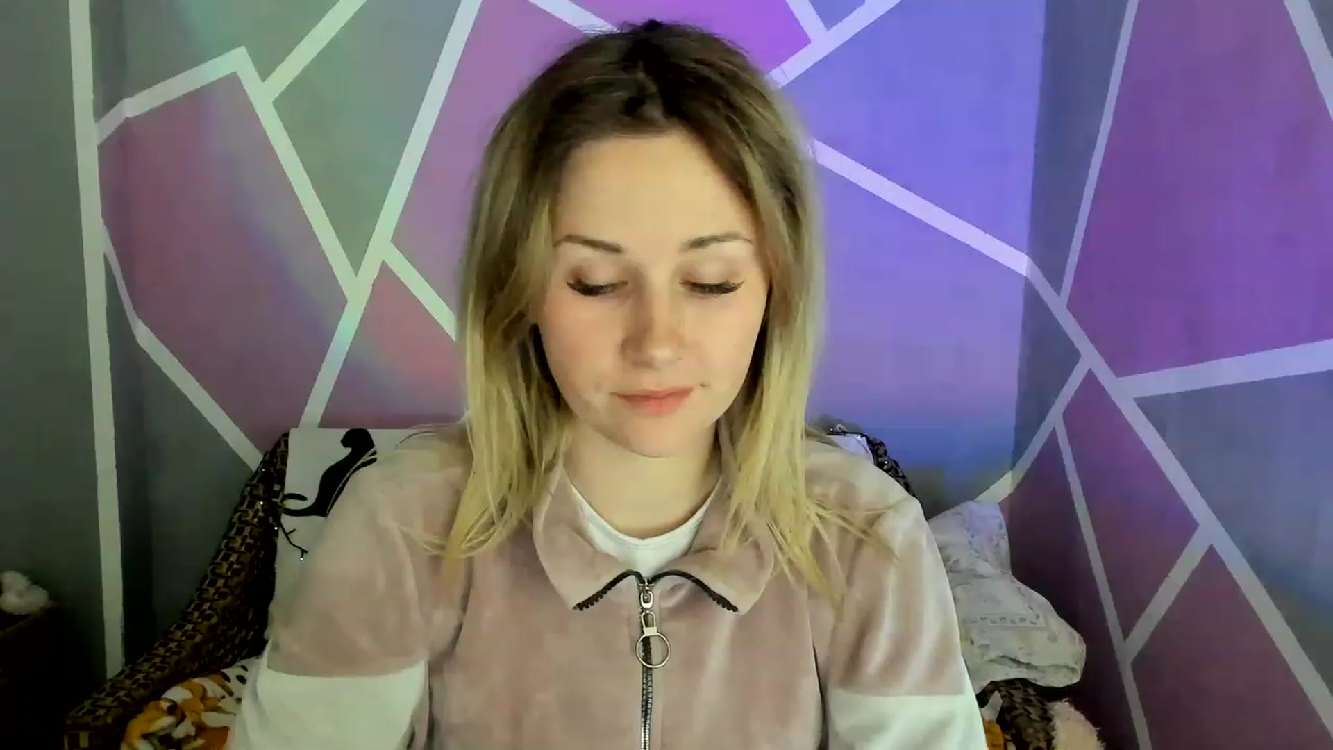 Gallery image thumbnail from Blondie_Star's myfreecams stream on, 05/10/2023, 17:10 image 12 of 20