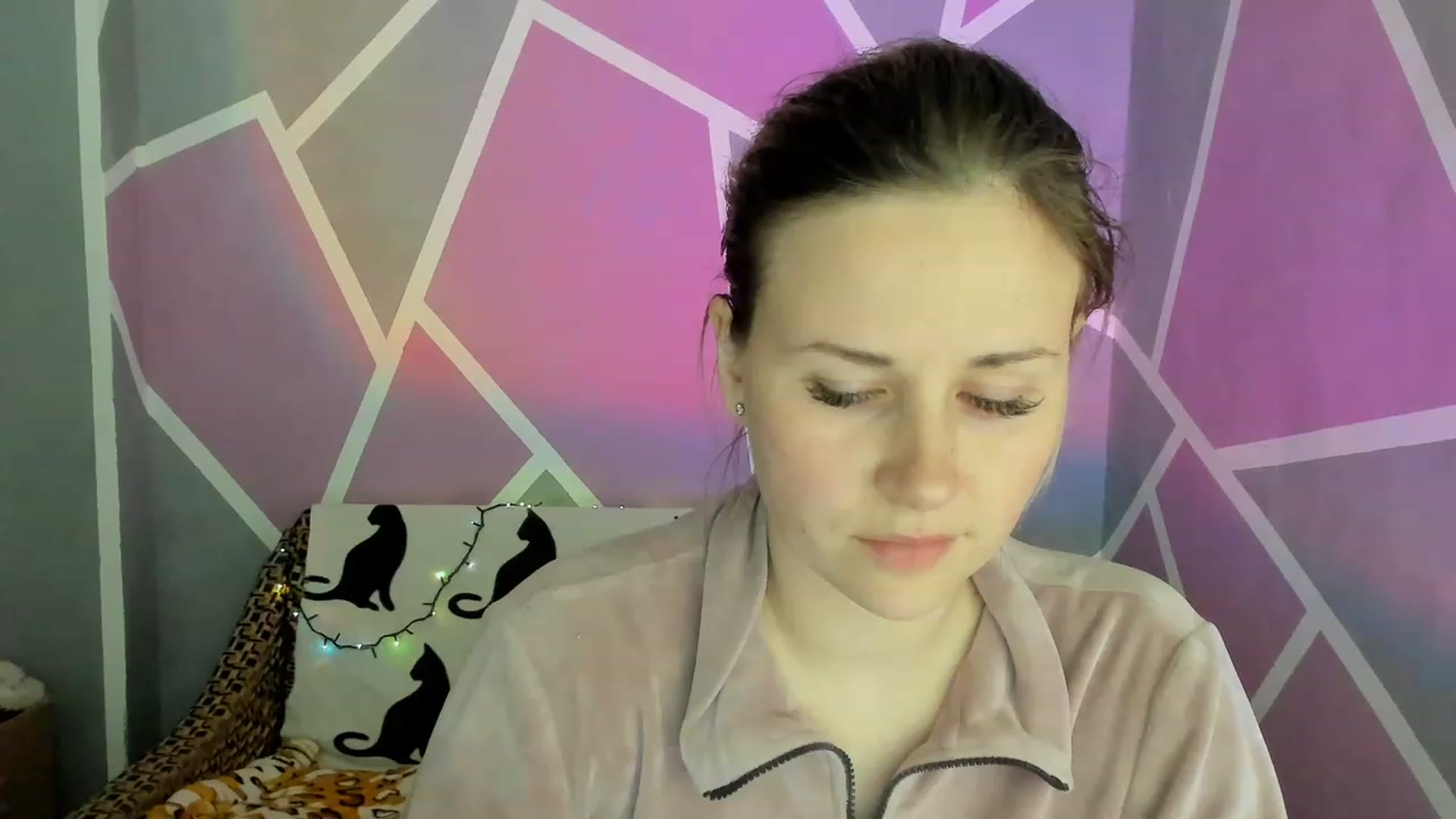 Gallery image thumbnail from Blondie_Star's myfreecams stream on, 05/12/2023, 17:43 image 19 of 20