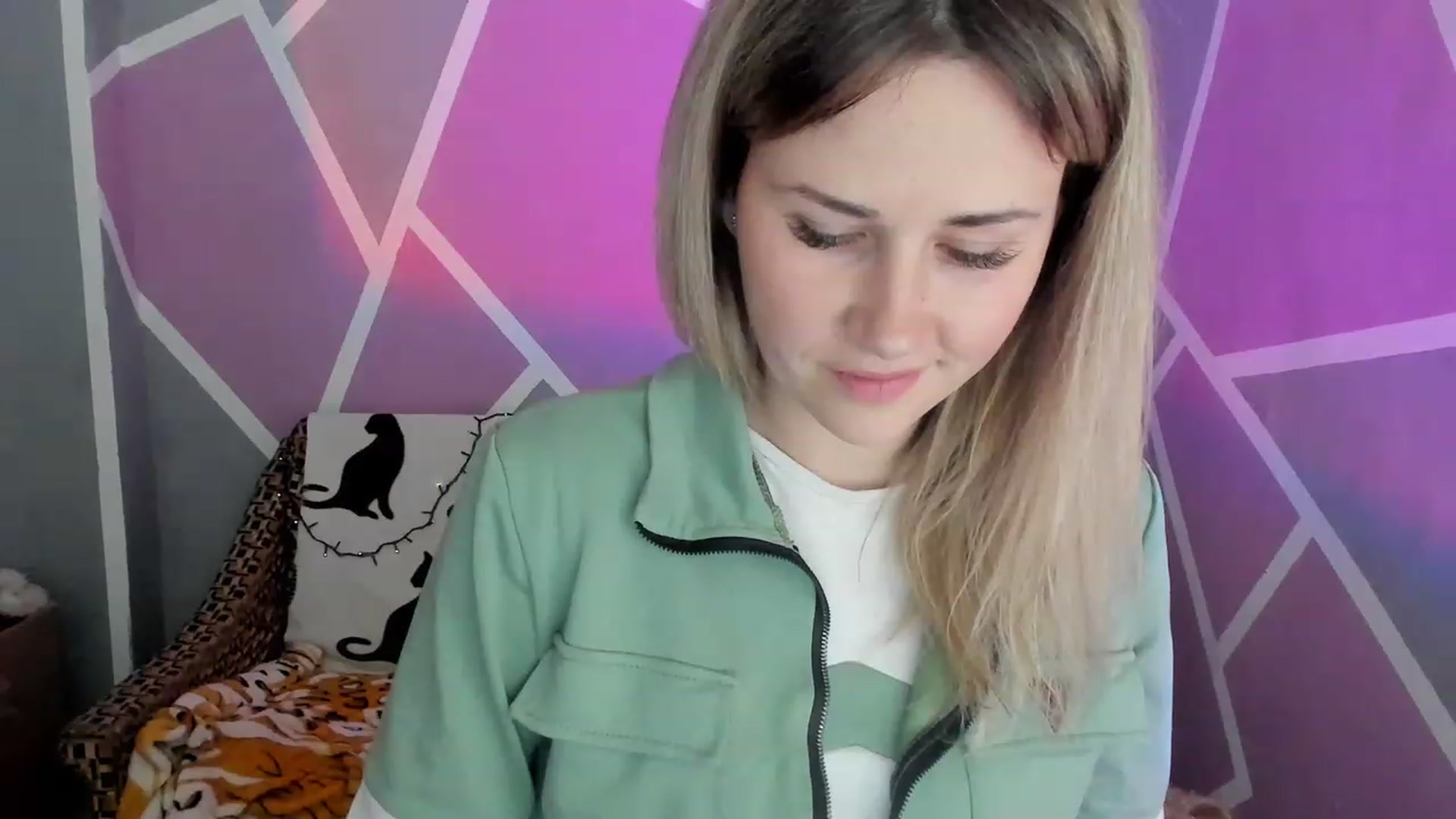 Gallery image thumbnail from Blondie_Star's myfreecams stream on, 05/13/2023, 14:53 image 19 of 20