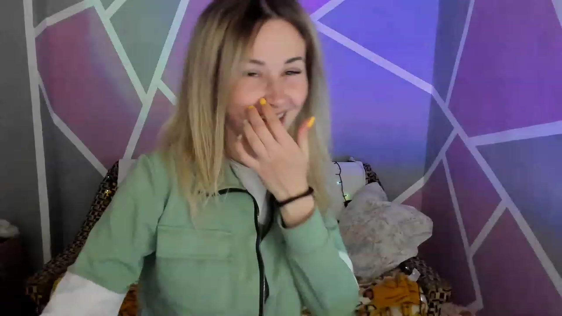 Gallery image thumbnail from Blondie_Star's myfreecams stream on, 05/13/2023, 14:53 image 10 of 20