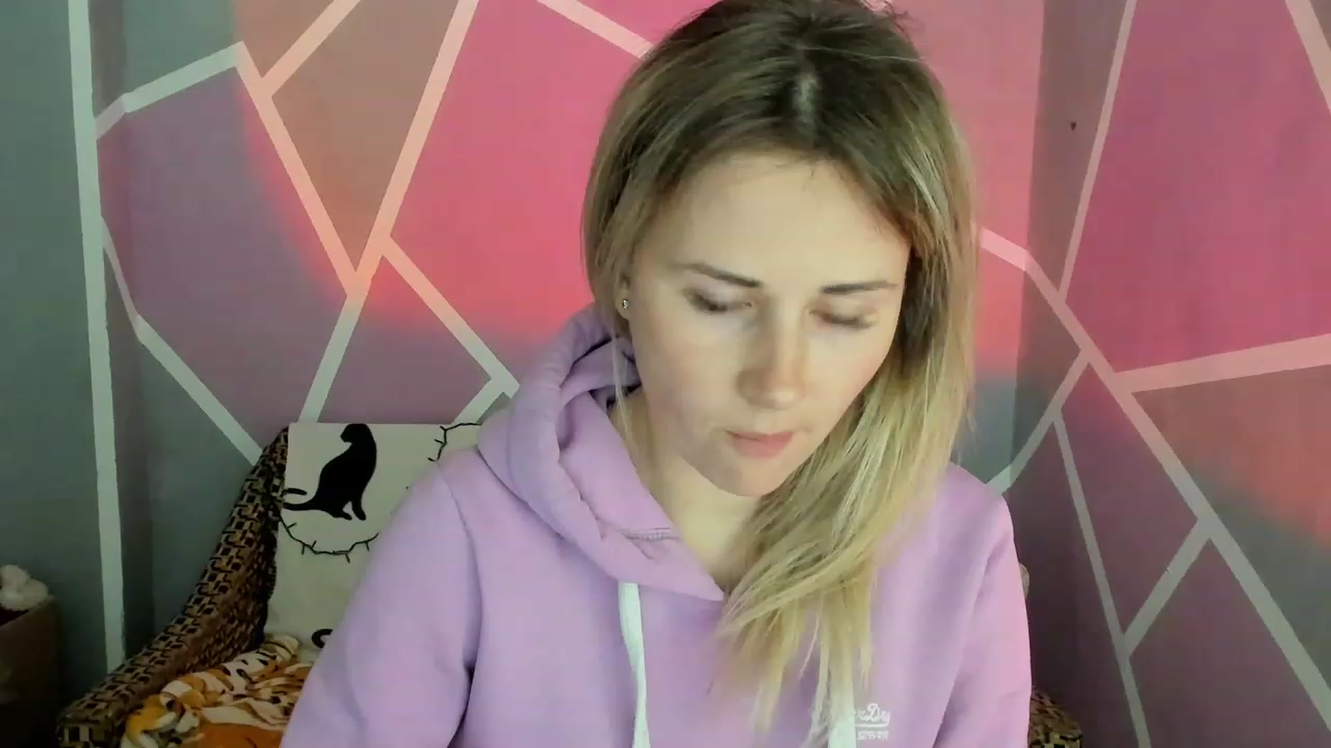 Gallery image thumbnail from Blondie_Star's myfreecams stream on, 05/17/2023, 19:57 image 8 of 20